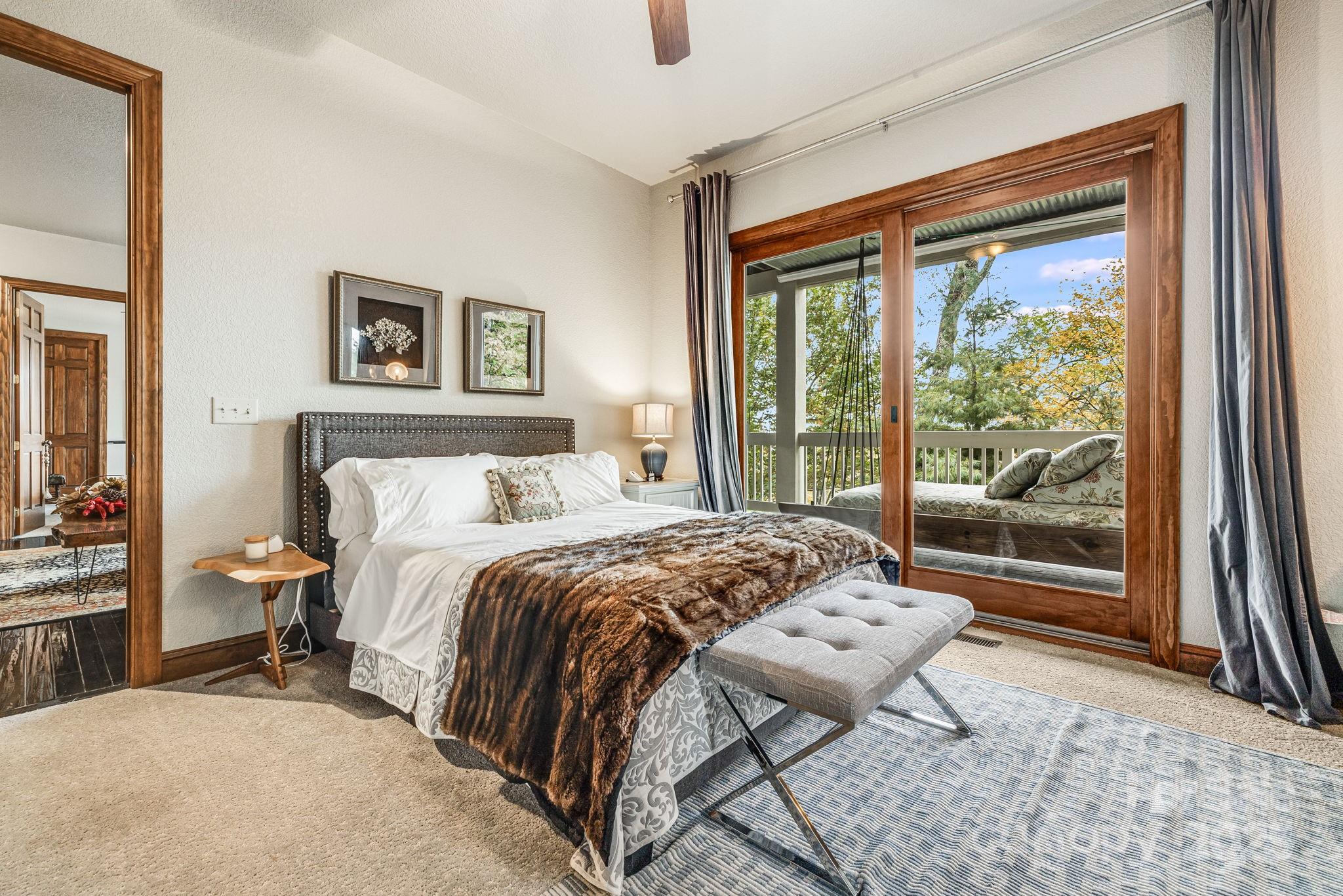 115 Mountainside Lane — Mars Hill