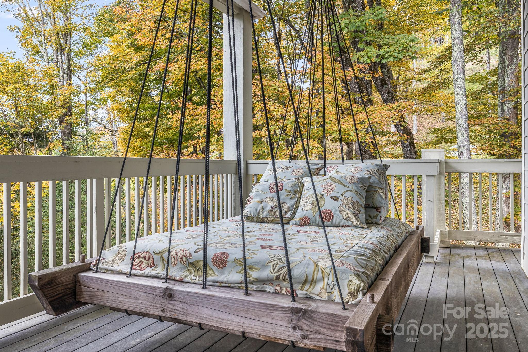 115 Mountainside Lane — Mars Hill
