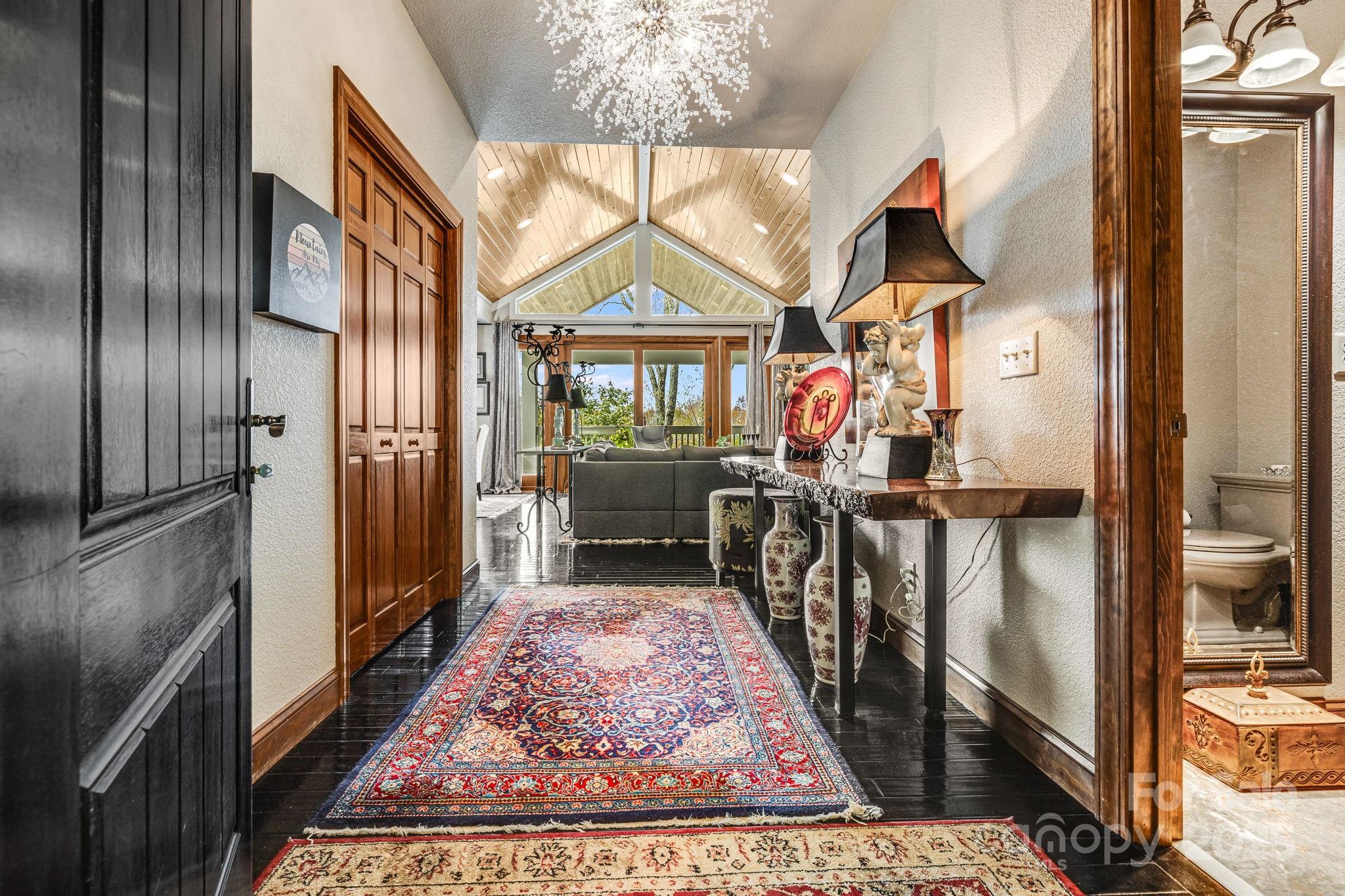115 Mountainside Lane — Mars Hill