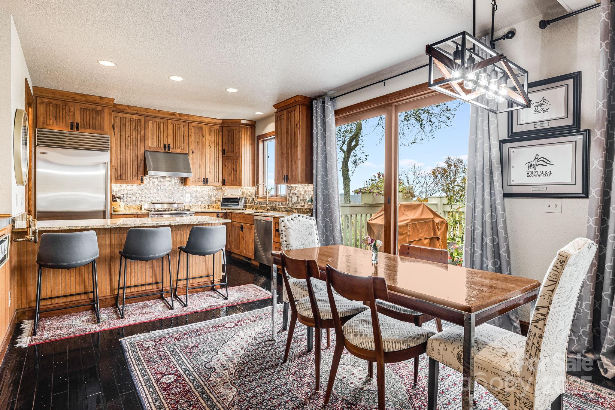 115 Mountainside Lane — Mars Hill