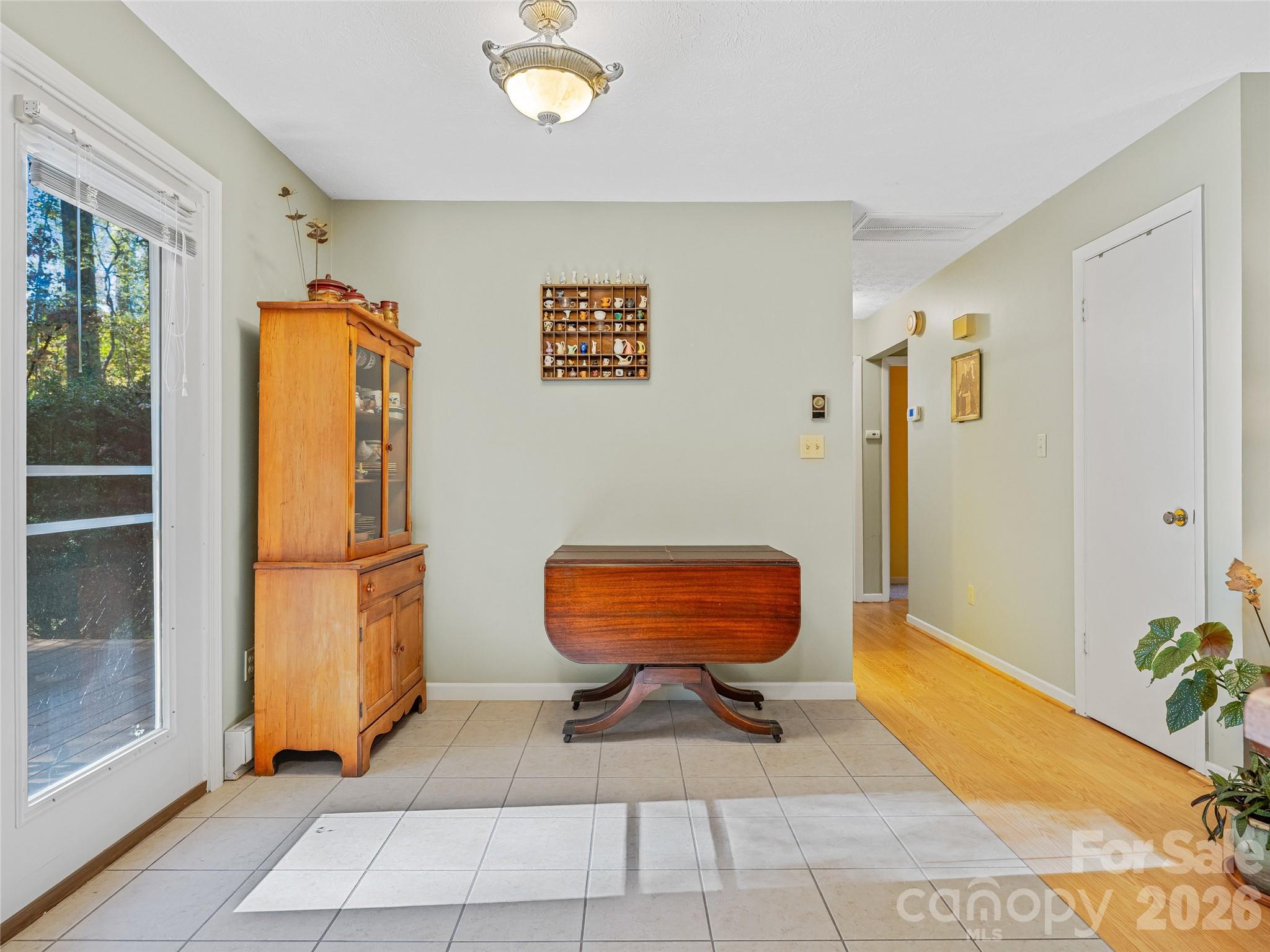 5 West Cove Street — Weaverville