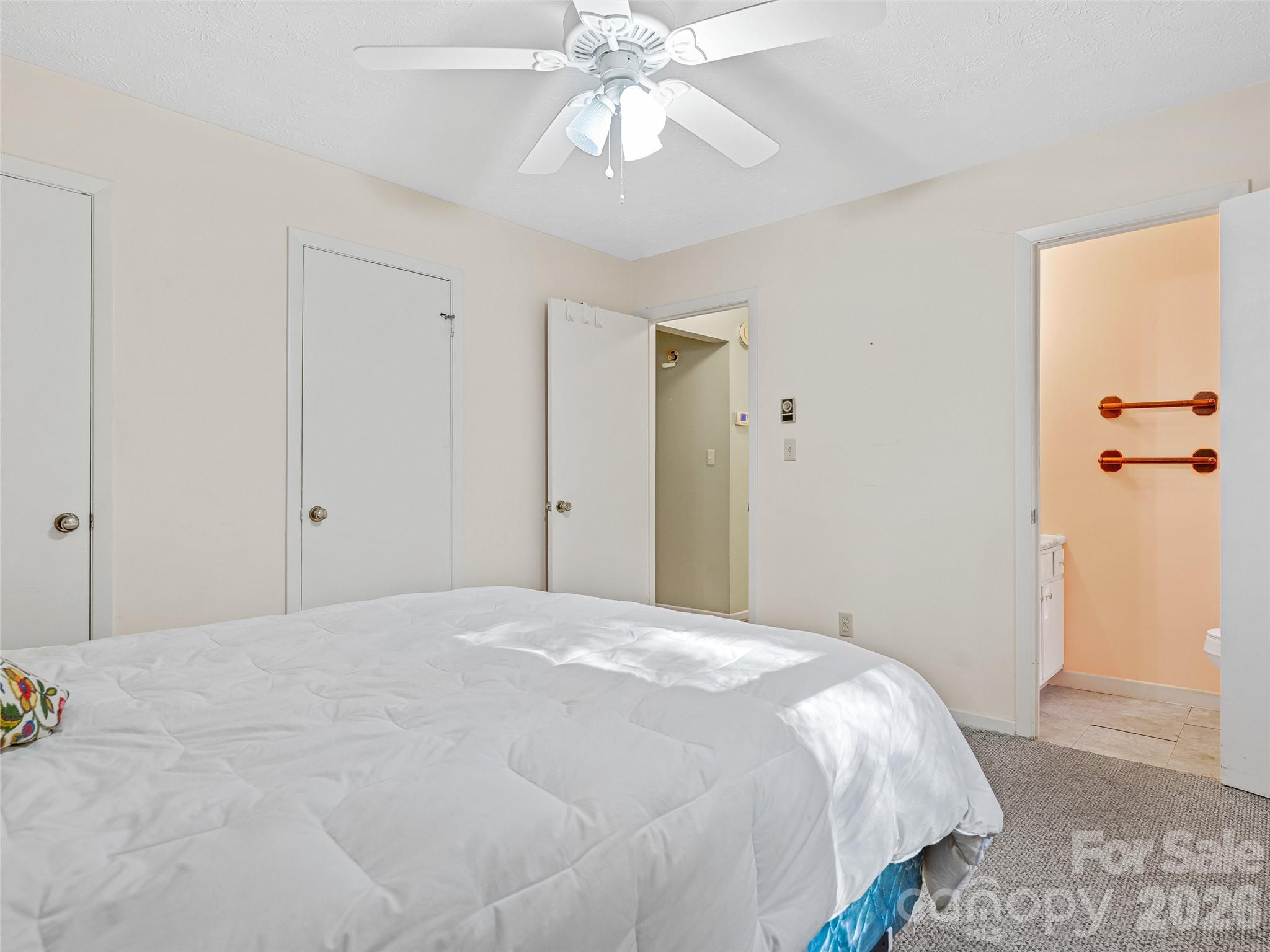 5 West Cove Street — Weaverville