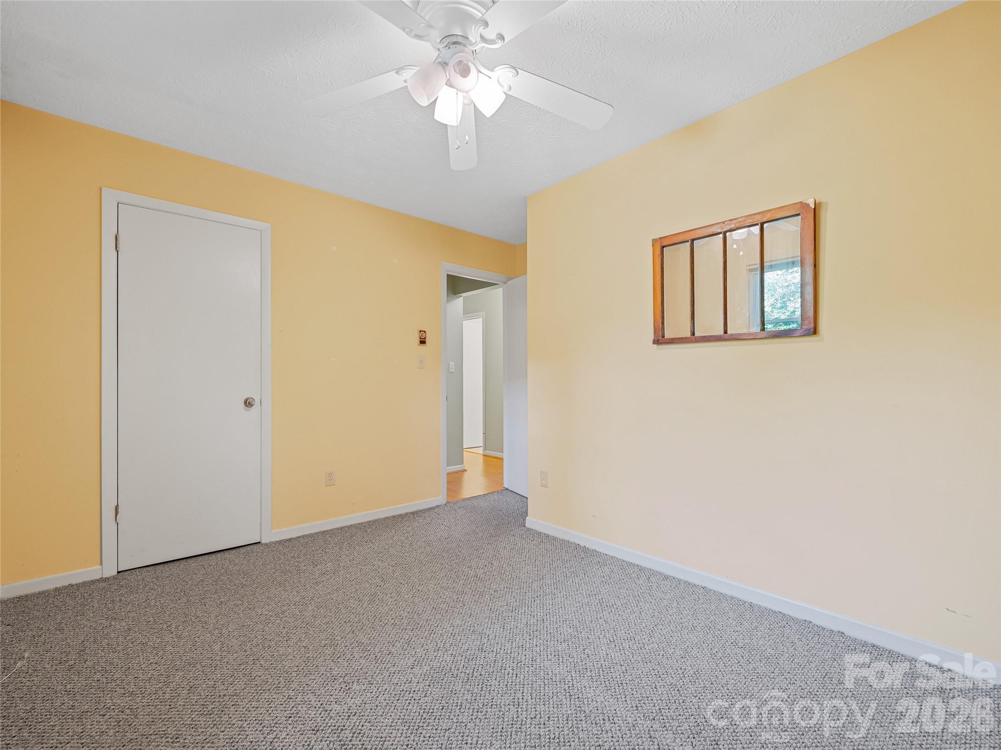 5 West Cove Street — Weaverville