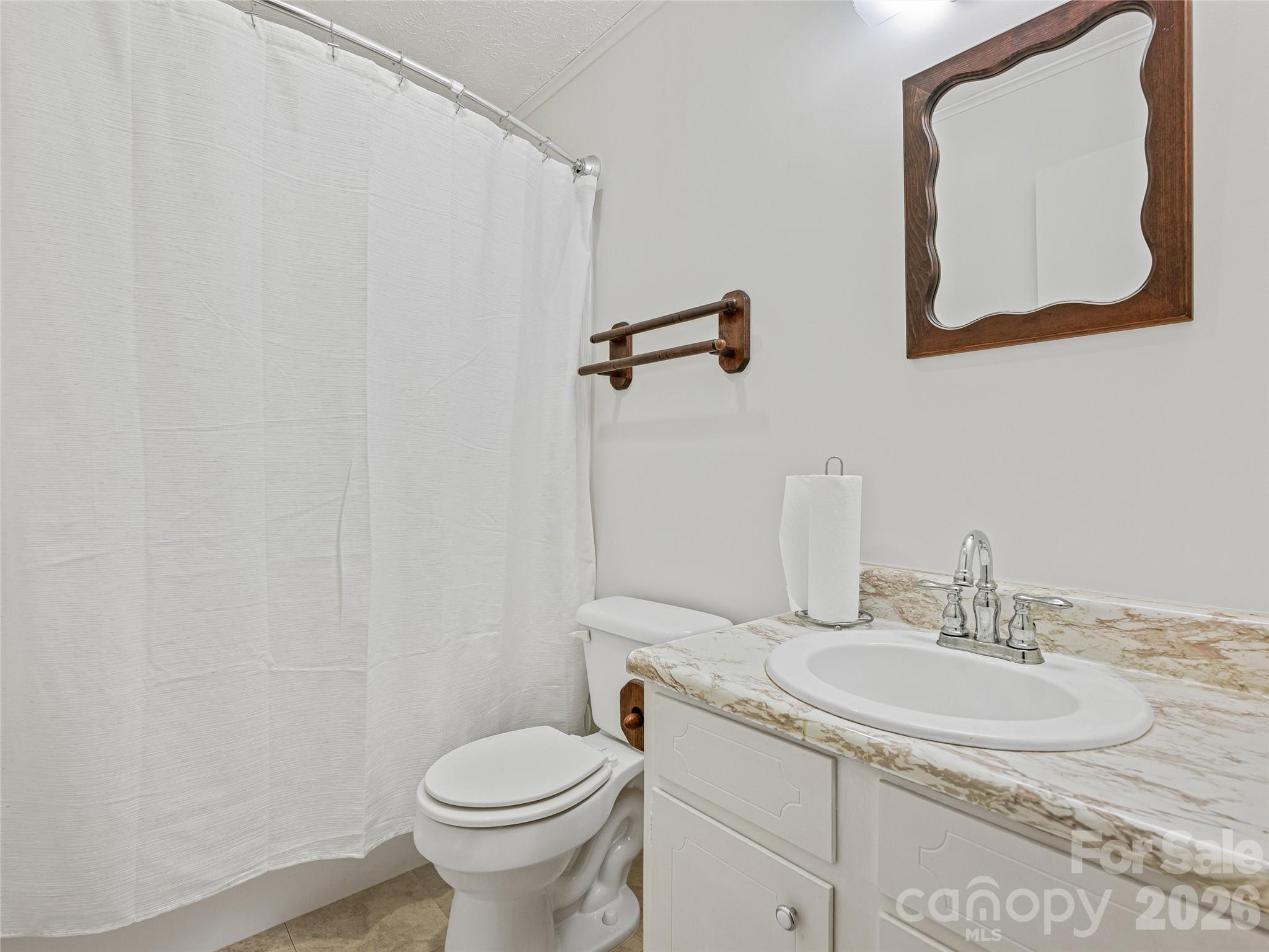 5 West Cove Street — Weaverville