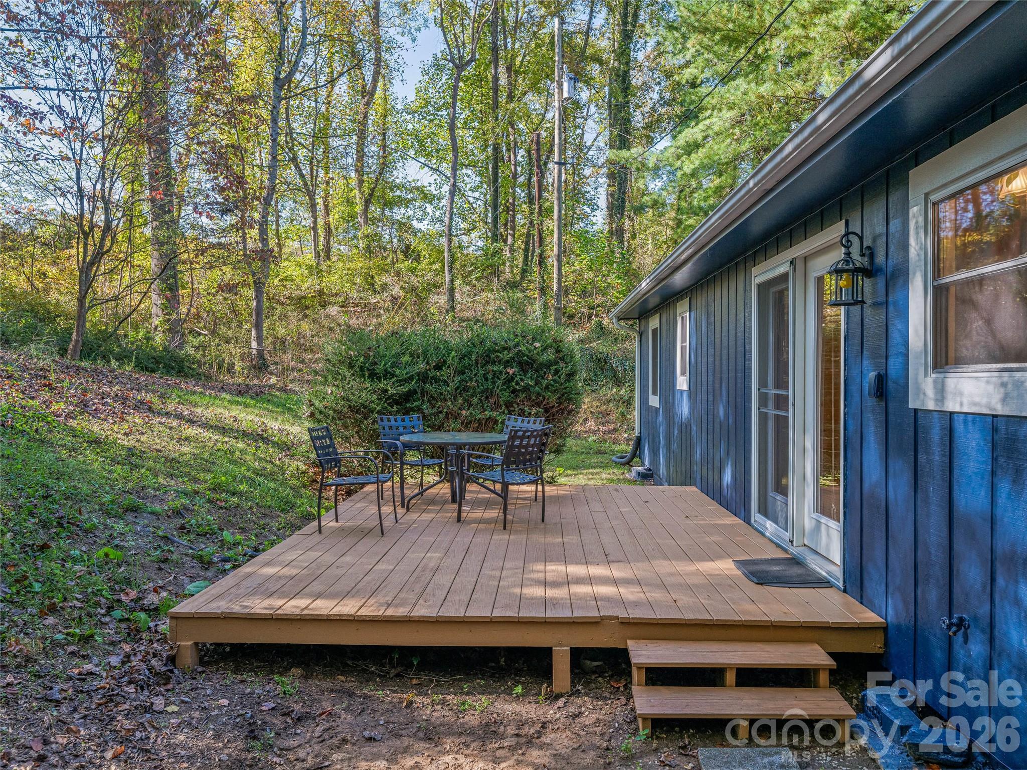 5 West Cove Street — Weaverville