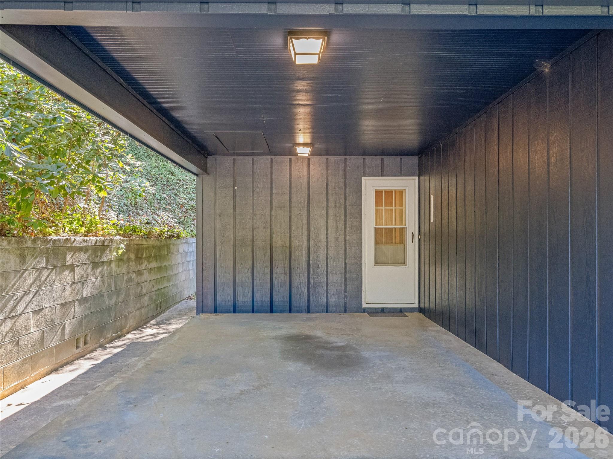 5 West Cove Street — Weaverville