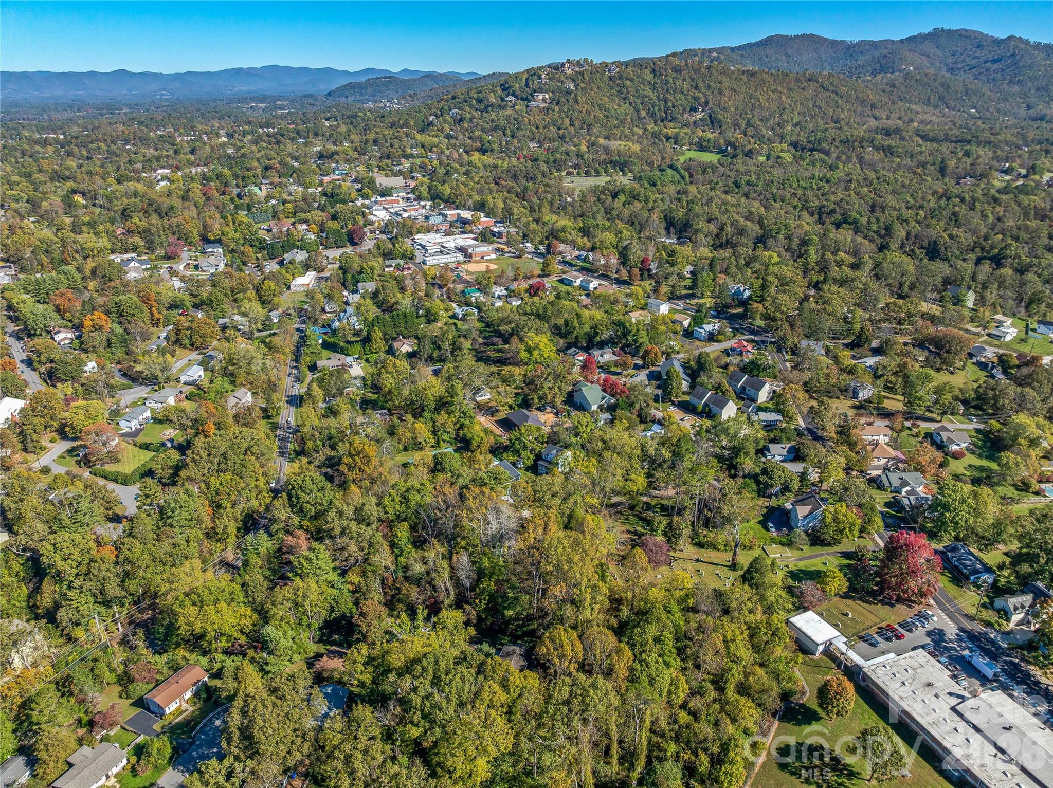 5 West Cove Street — Weaverville