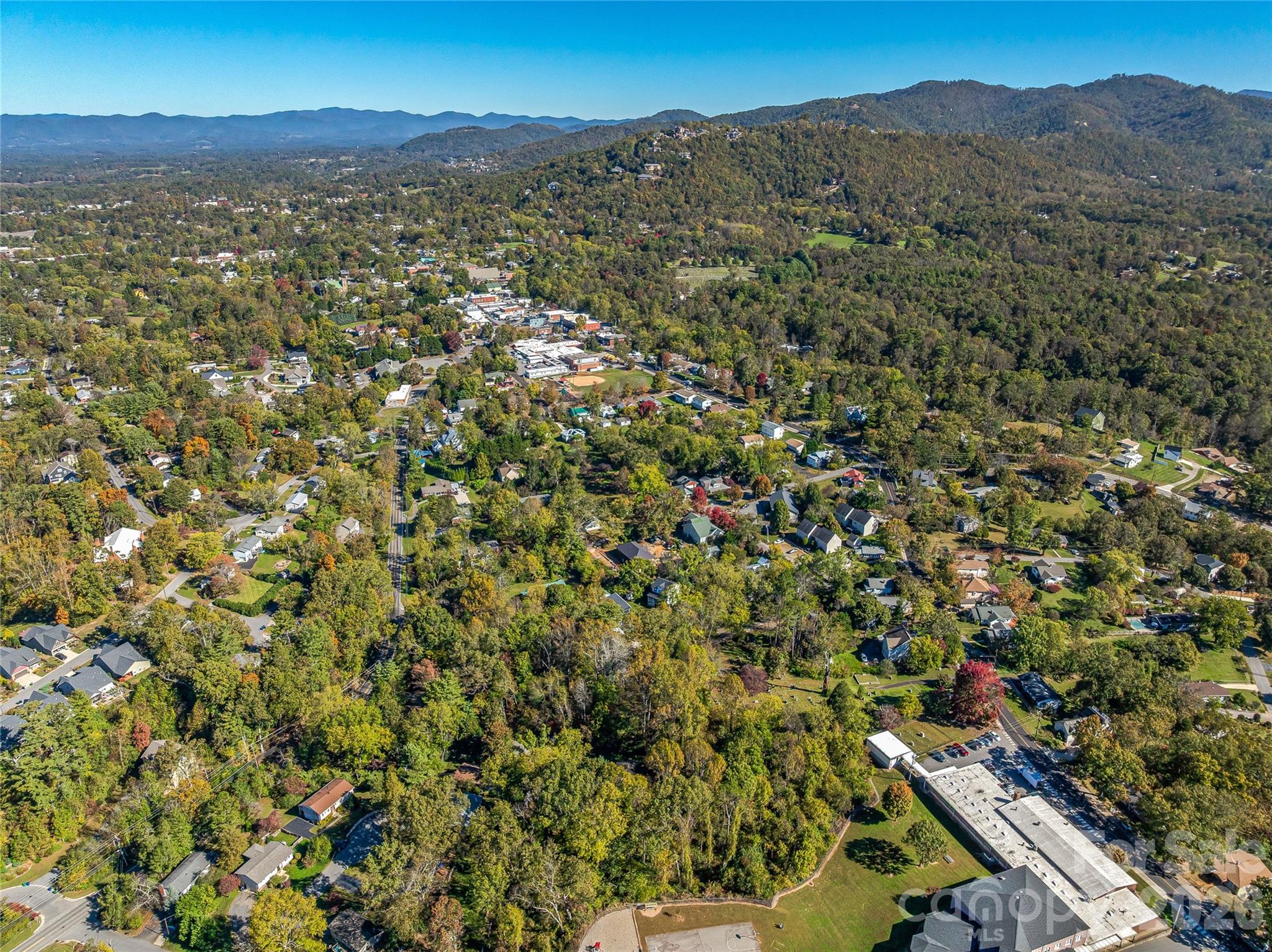 5 West Cove Street — Weaverville