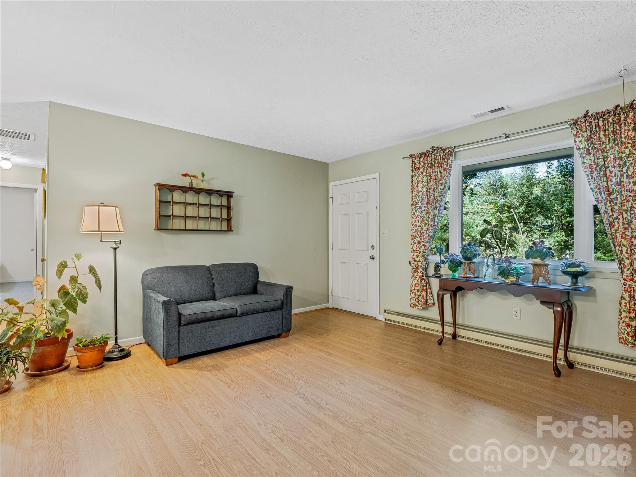 5 West Cove Street — Weaverville