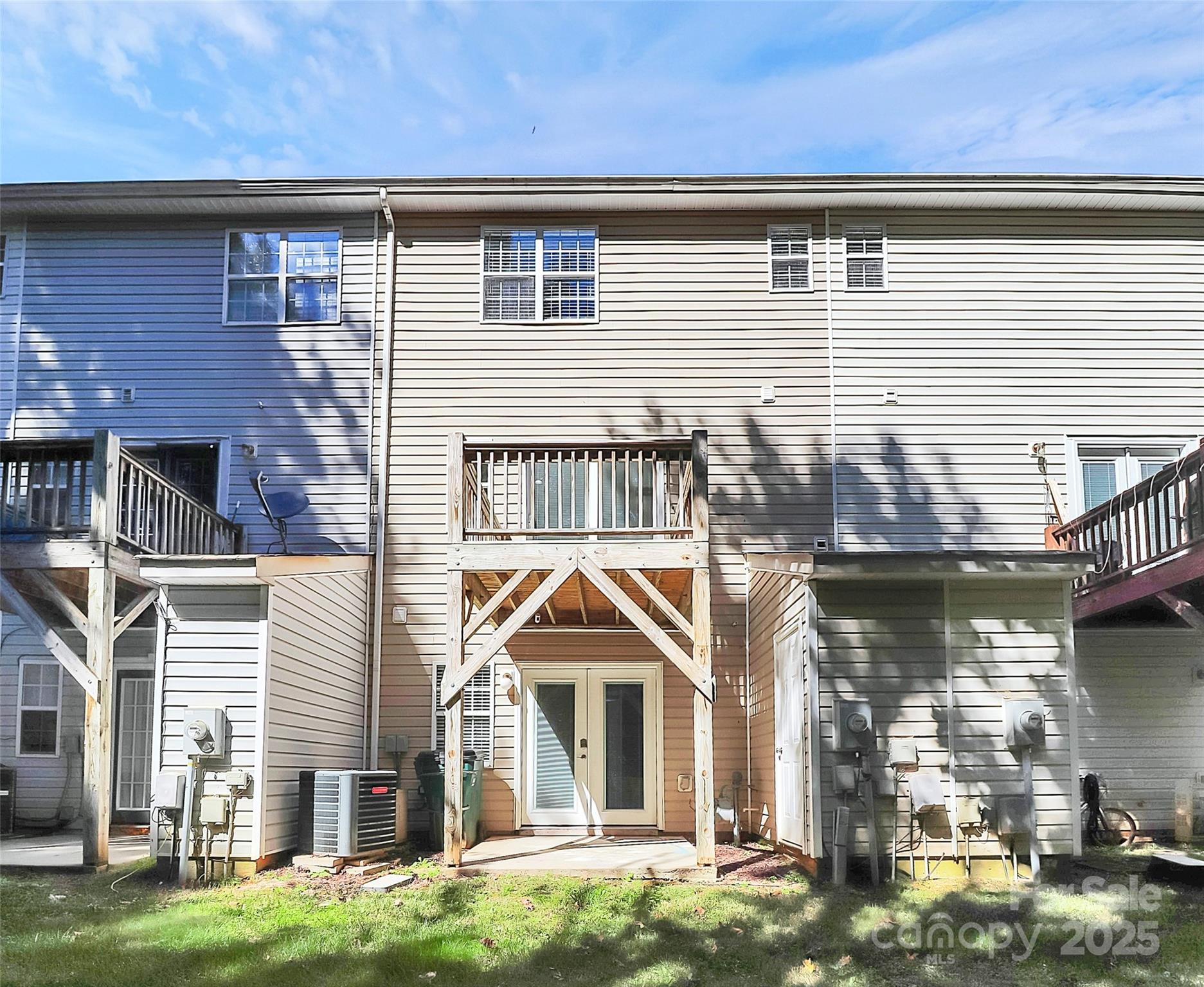 10549 Yellow Rose Lane — Charlotte