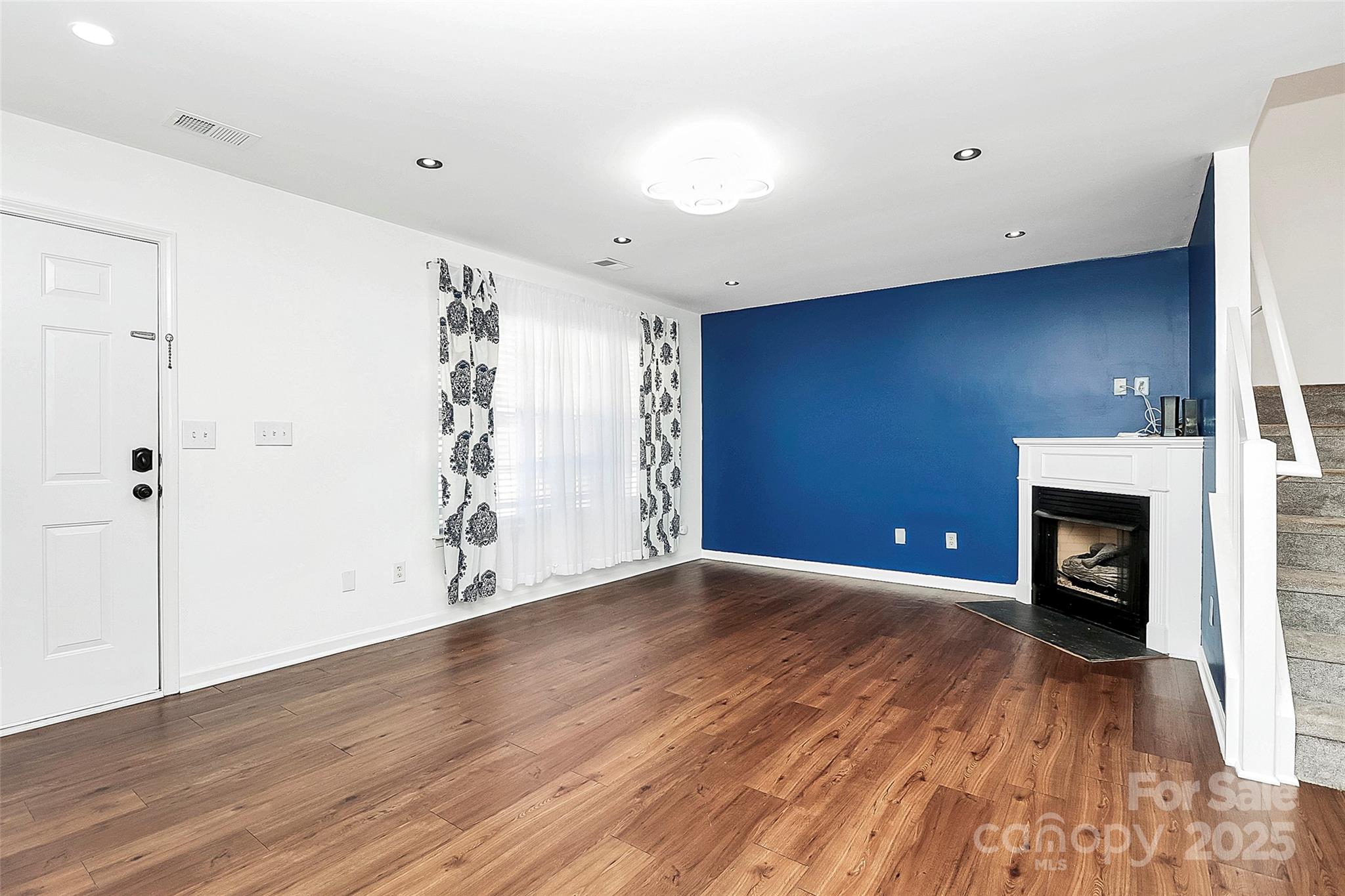 10549 Yellow Rose Lane — Charlotte