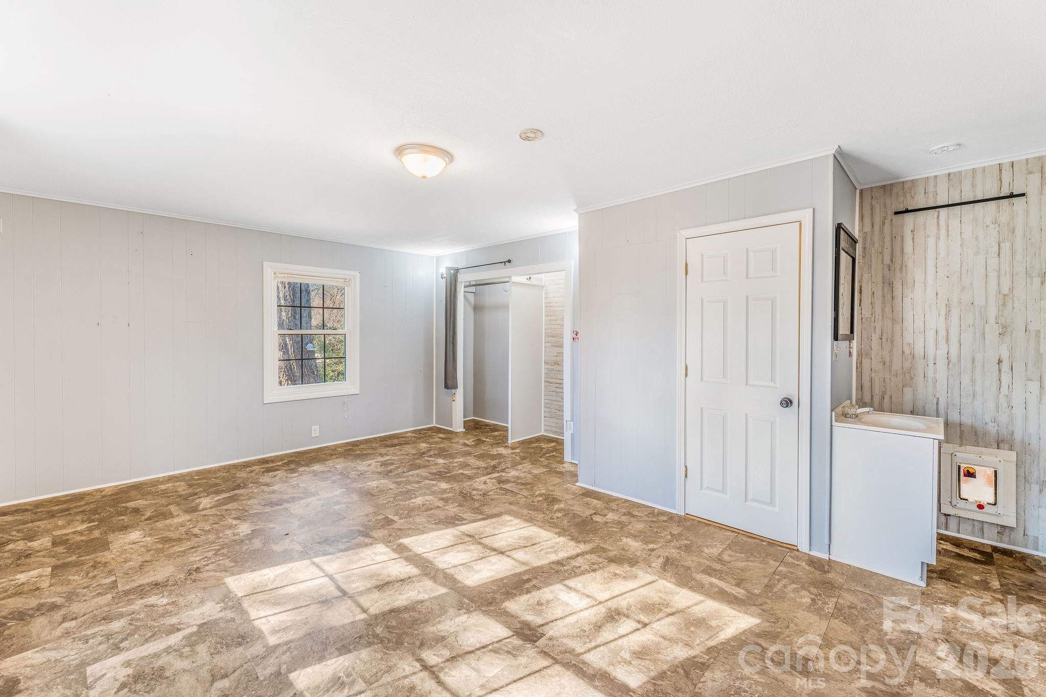 107 Woodland Church Road — Clyde