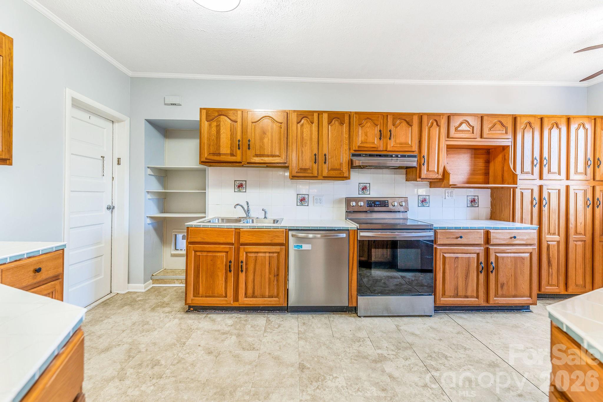 107 Woodland Church Road — Clyde