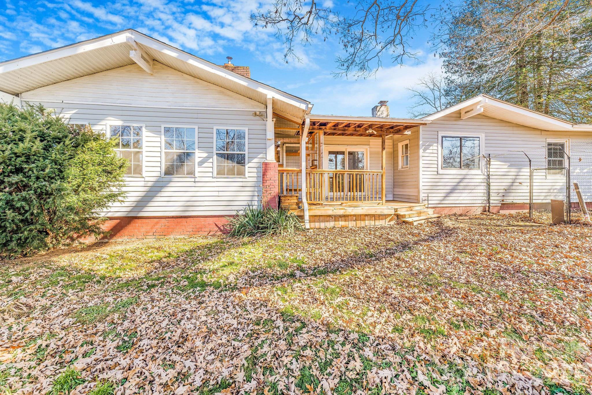 107 Woodland Church Road — Clyde