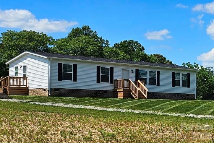 501 Eagle Mills Road — Hamptonville