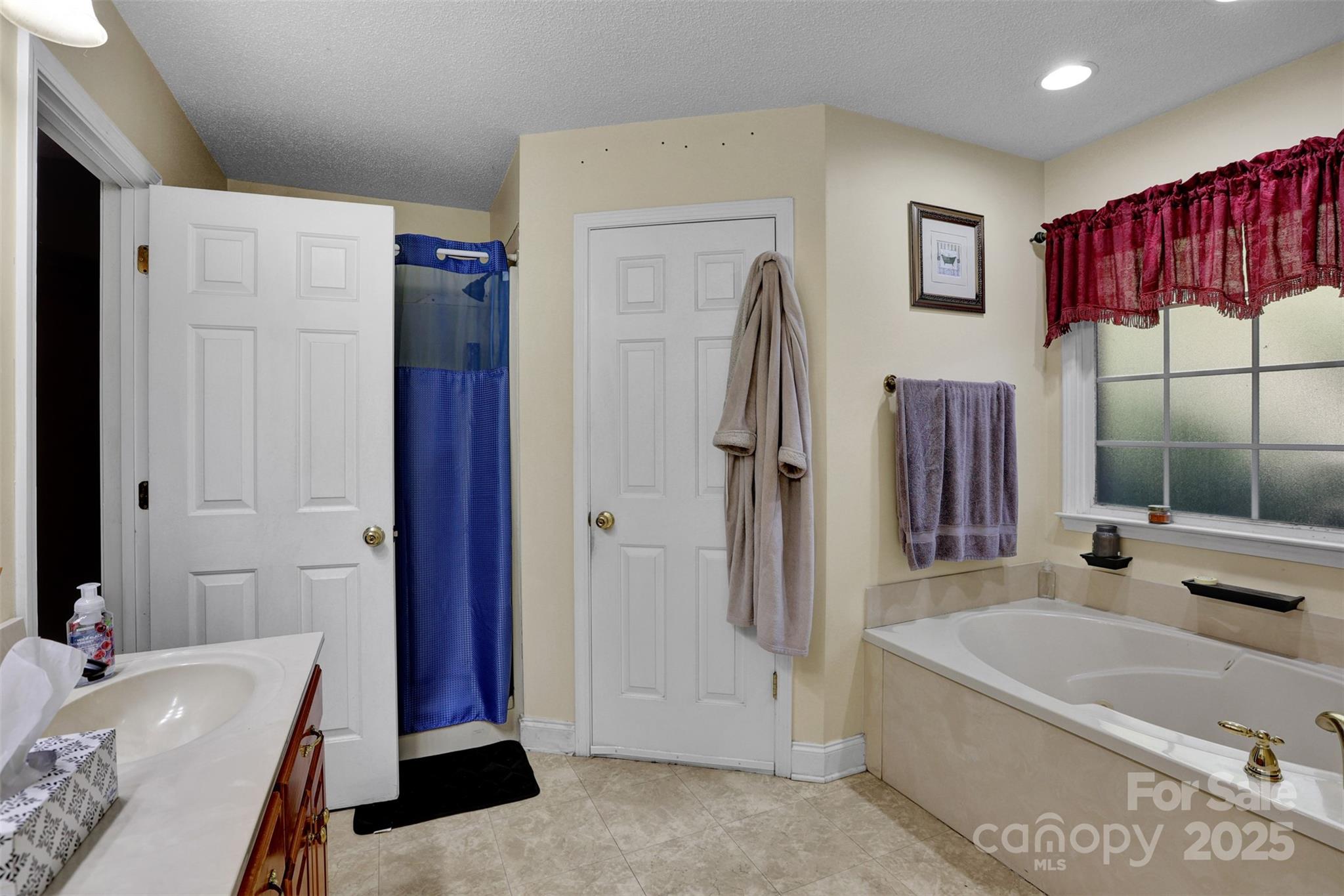 36014 Davis Drive — Albemarle