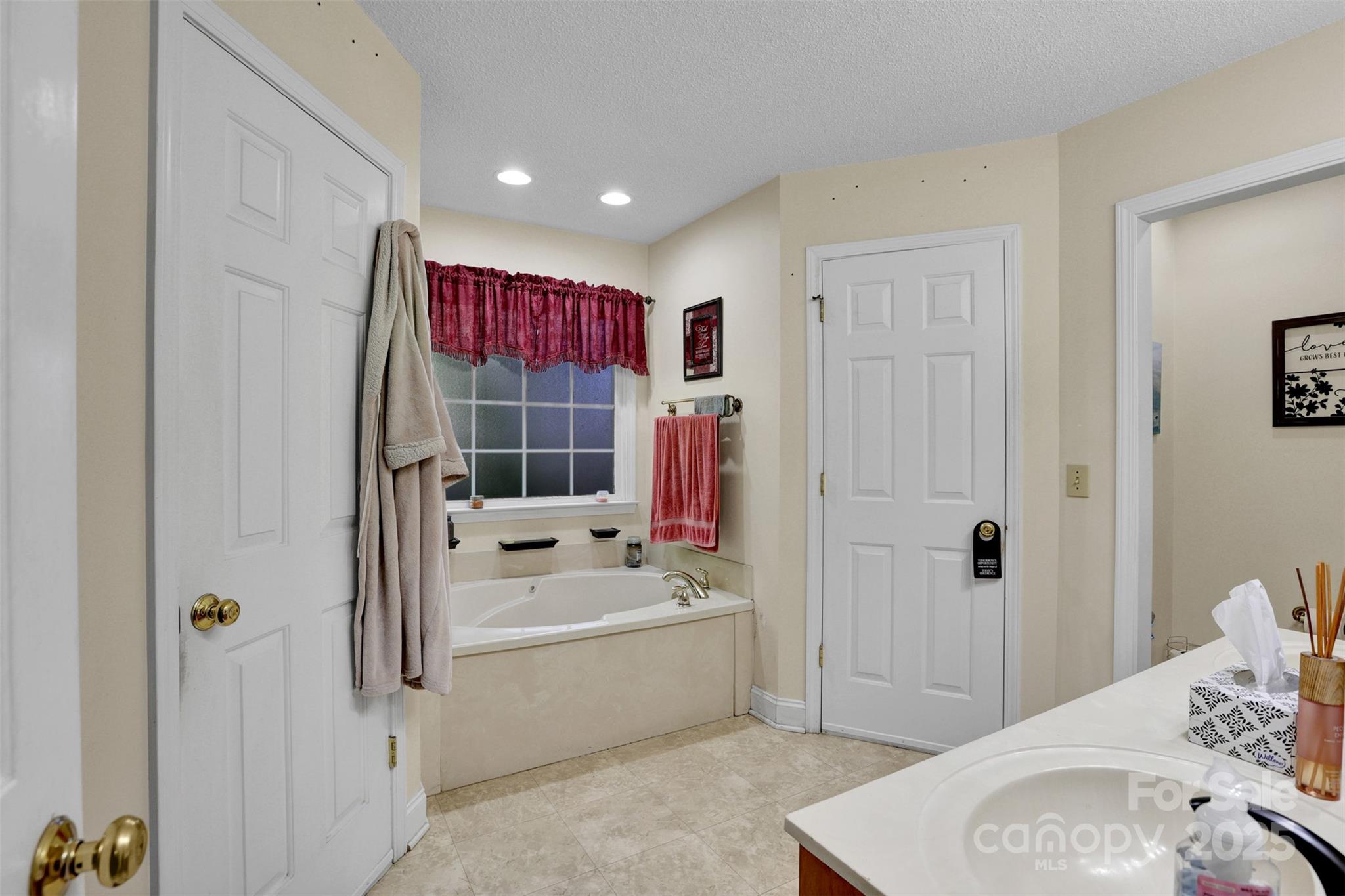 36014 Davis Drive — Albemarle