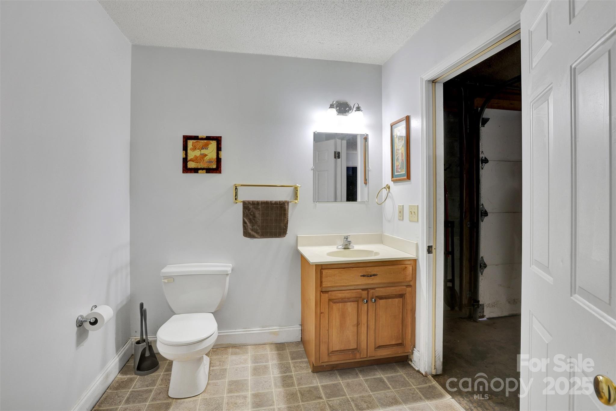 36014 Davis Drive — Albemarle