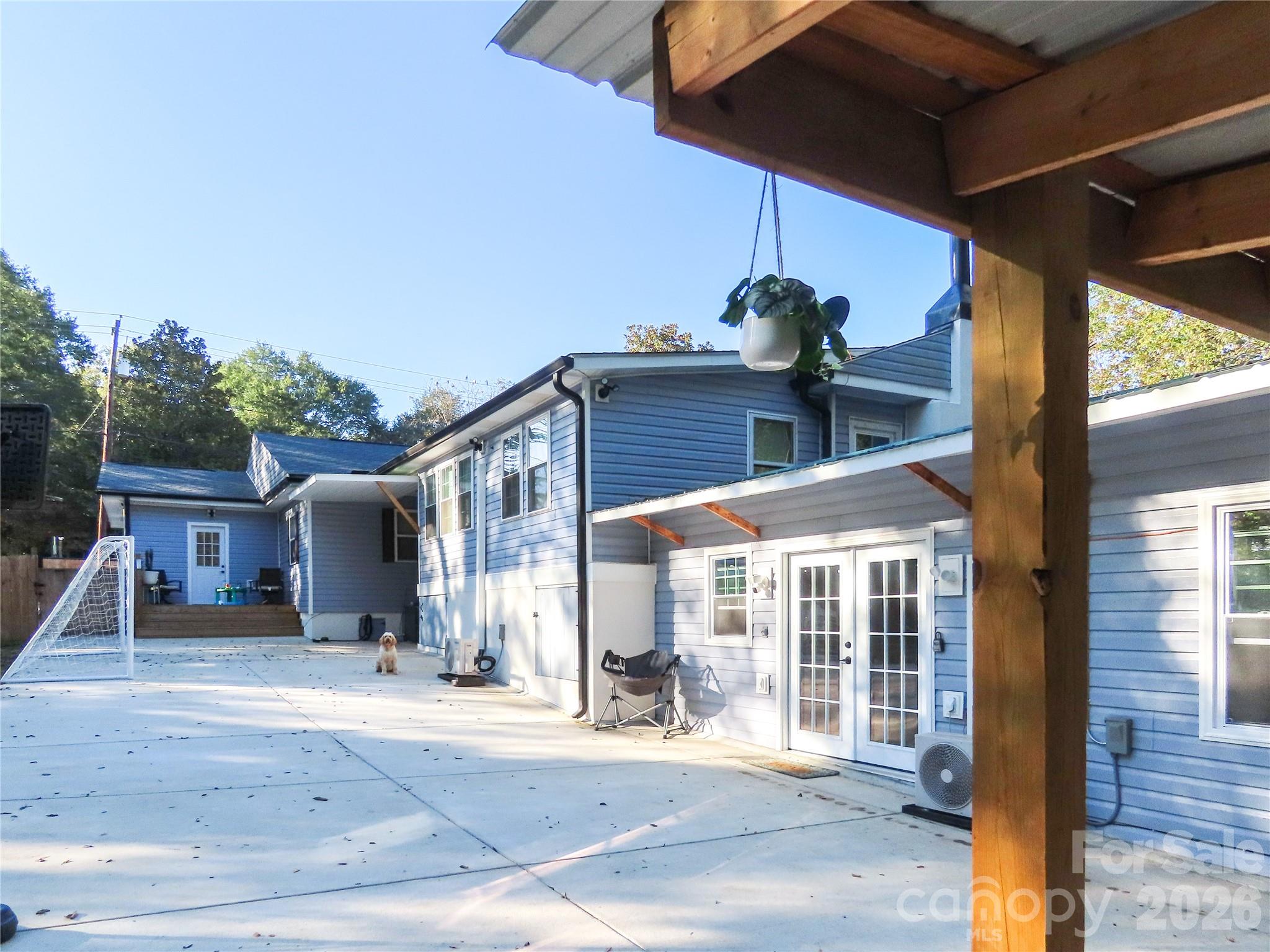 214 E Springs Street — Lancaster