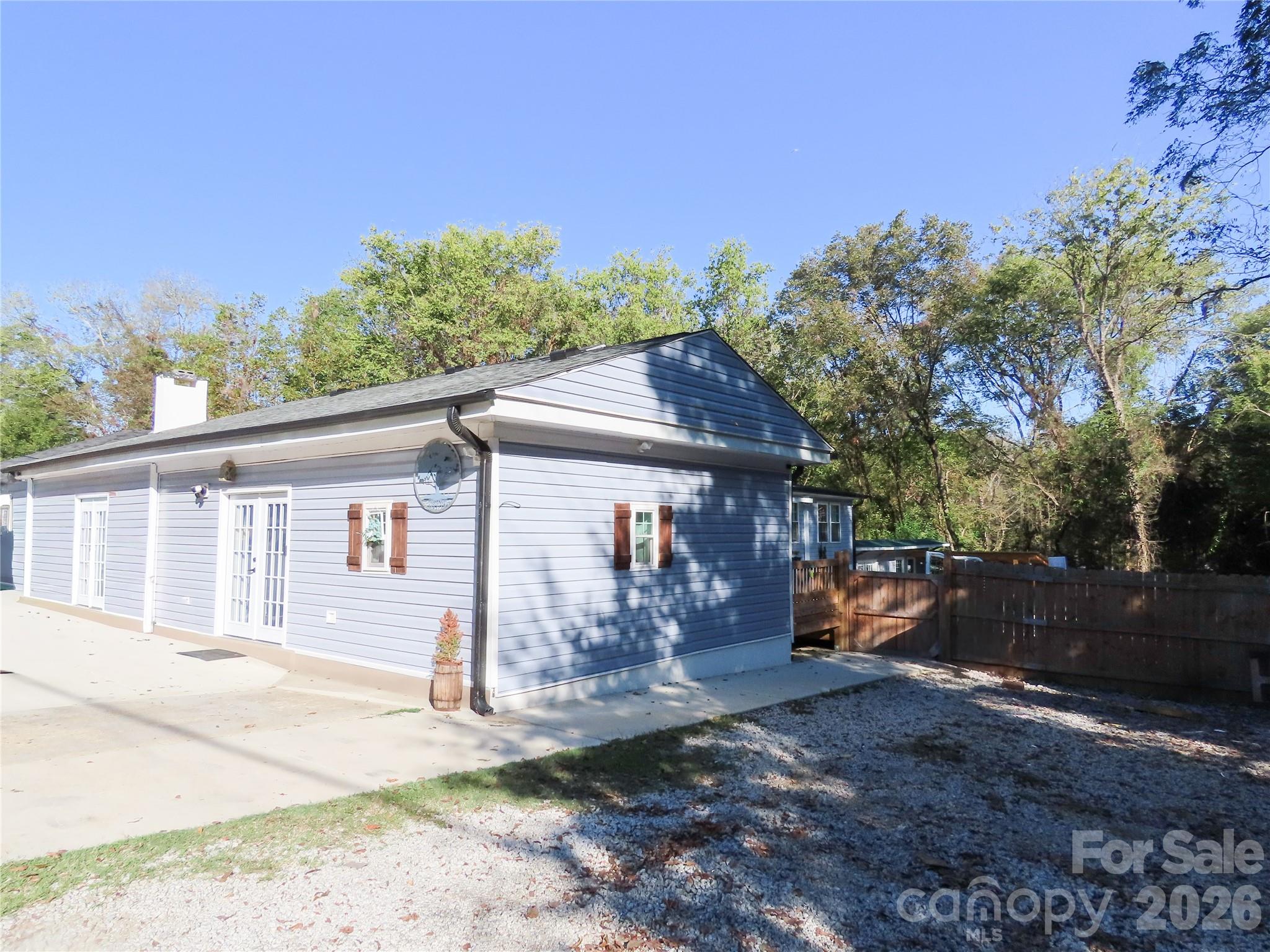 214 E Springs Street — Lancaster