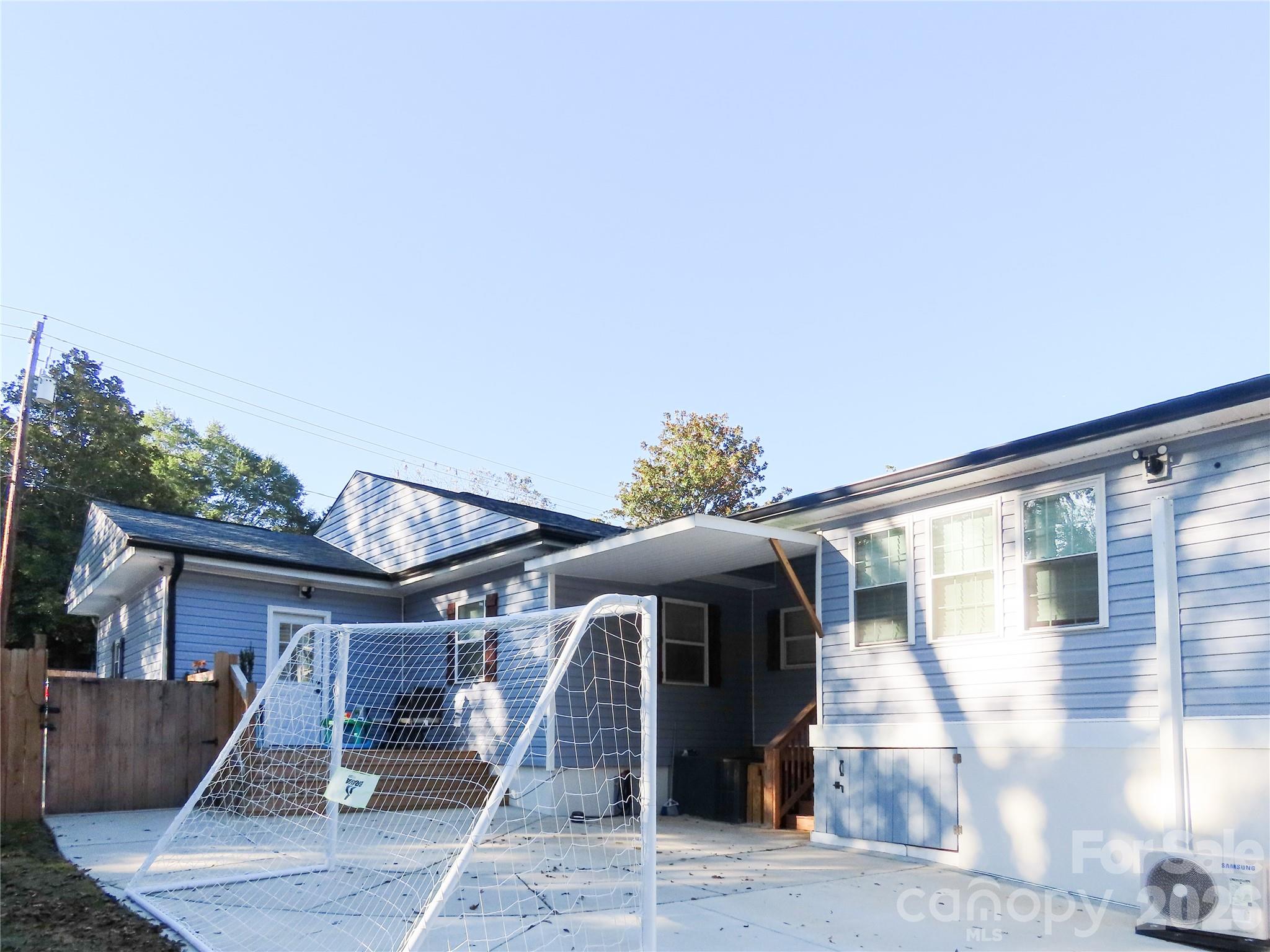 214 E Springs Street — Lancaster