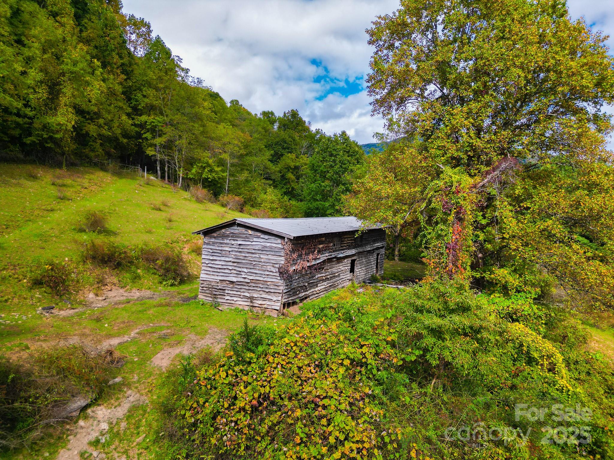 105 Home Place Road — Maggie Valley