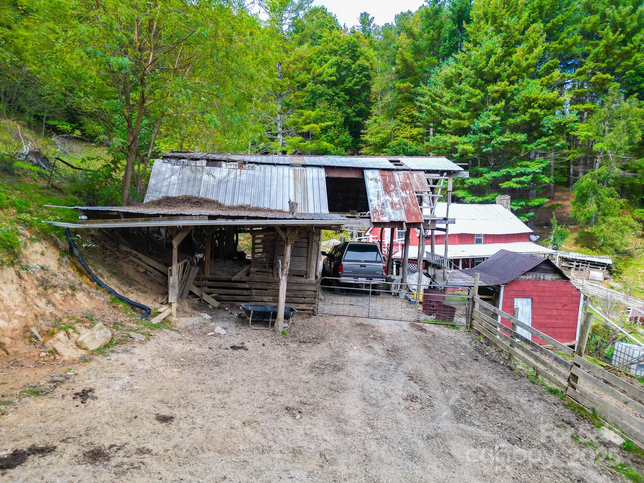 105 Home Place Road — Maggie Valley