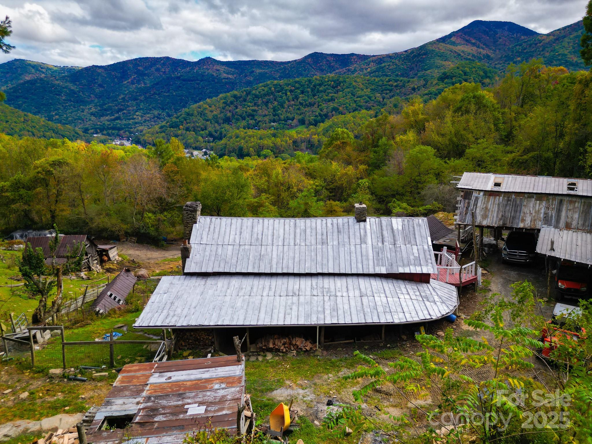 105 Home Place Road — Maggie Valley