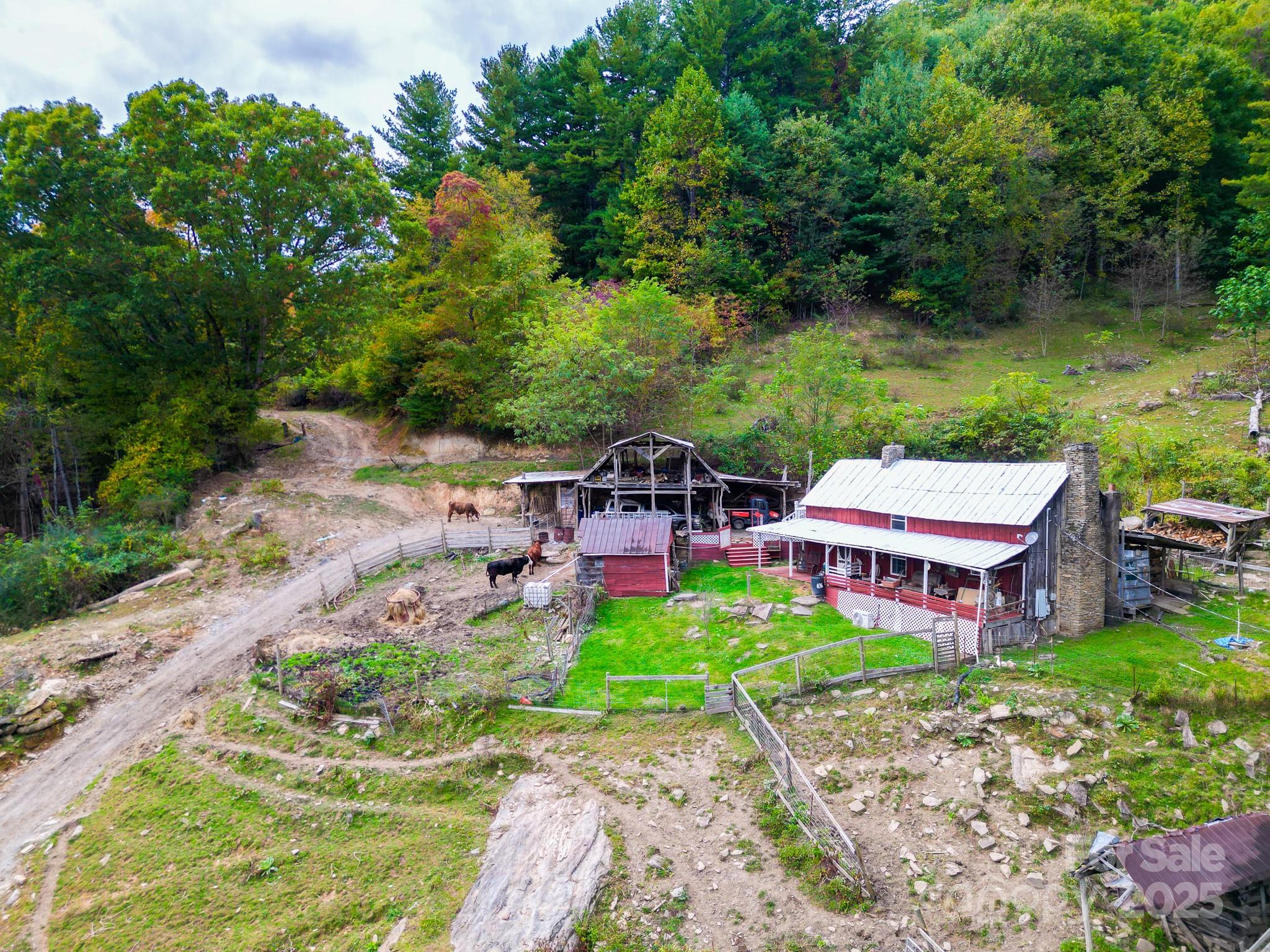105 Home Place Road — Maggie Valley