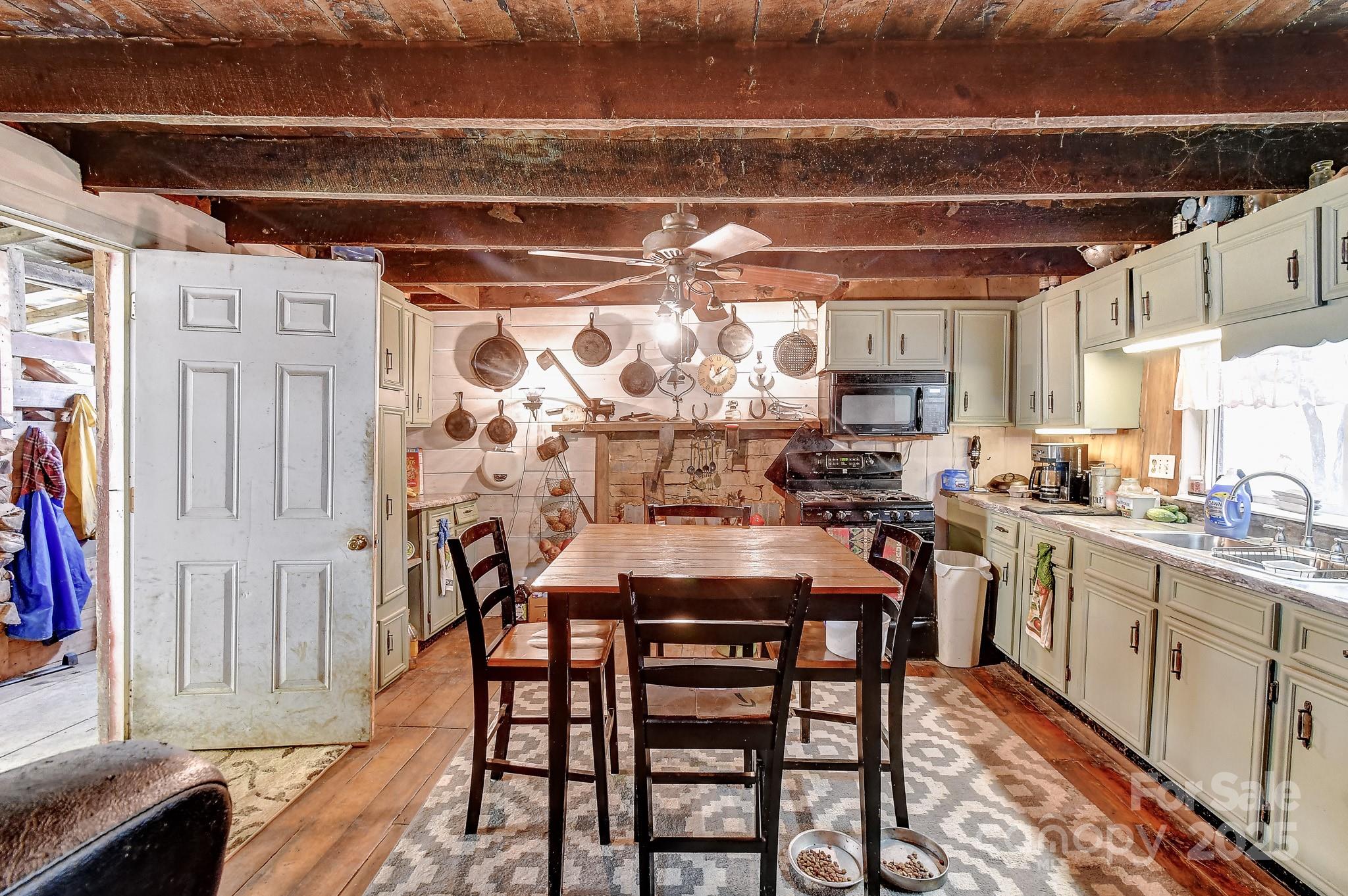 105 Home Place Road — Maggie Valley