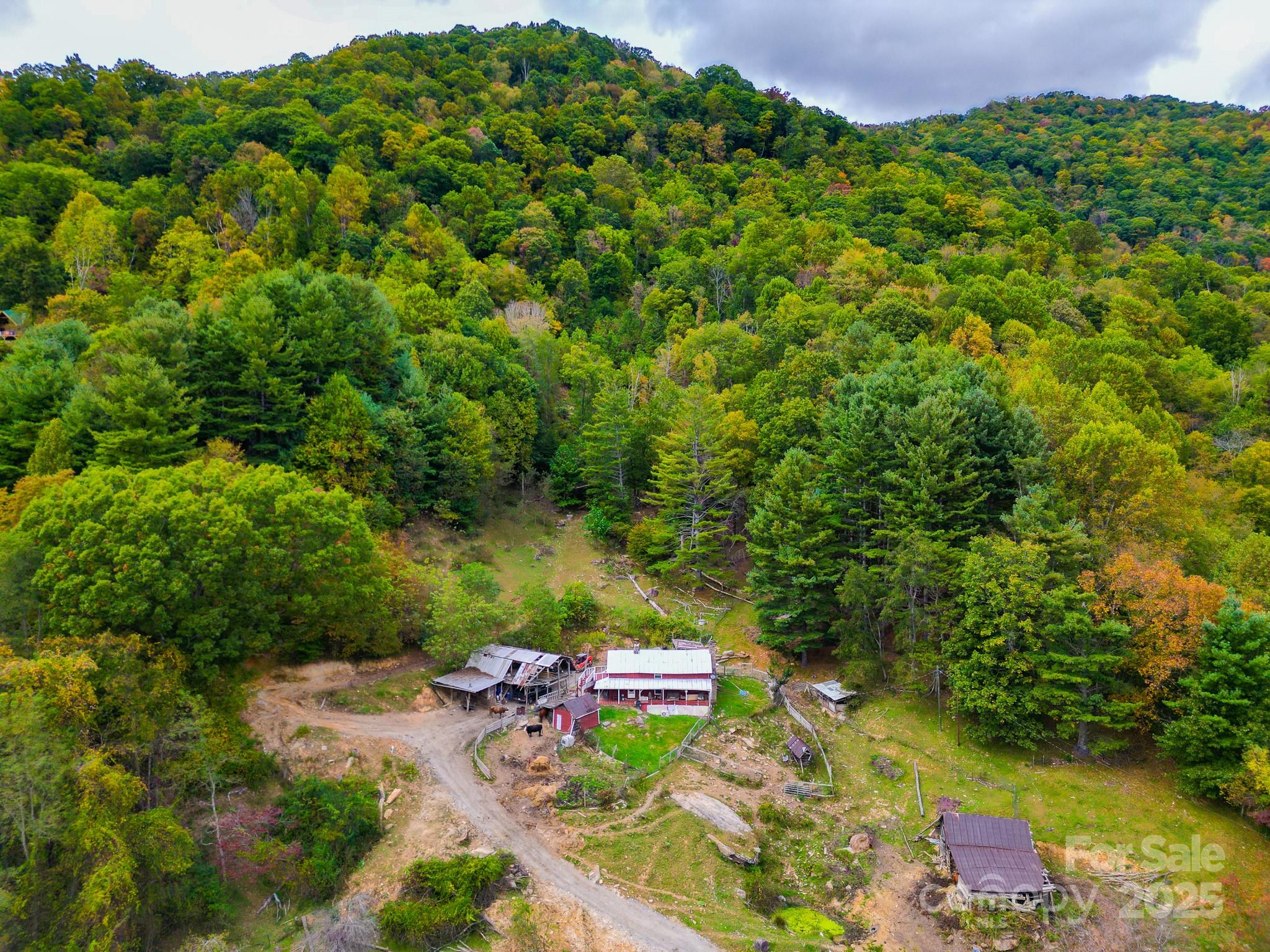 105 Home Place Road — Maggie Valley