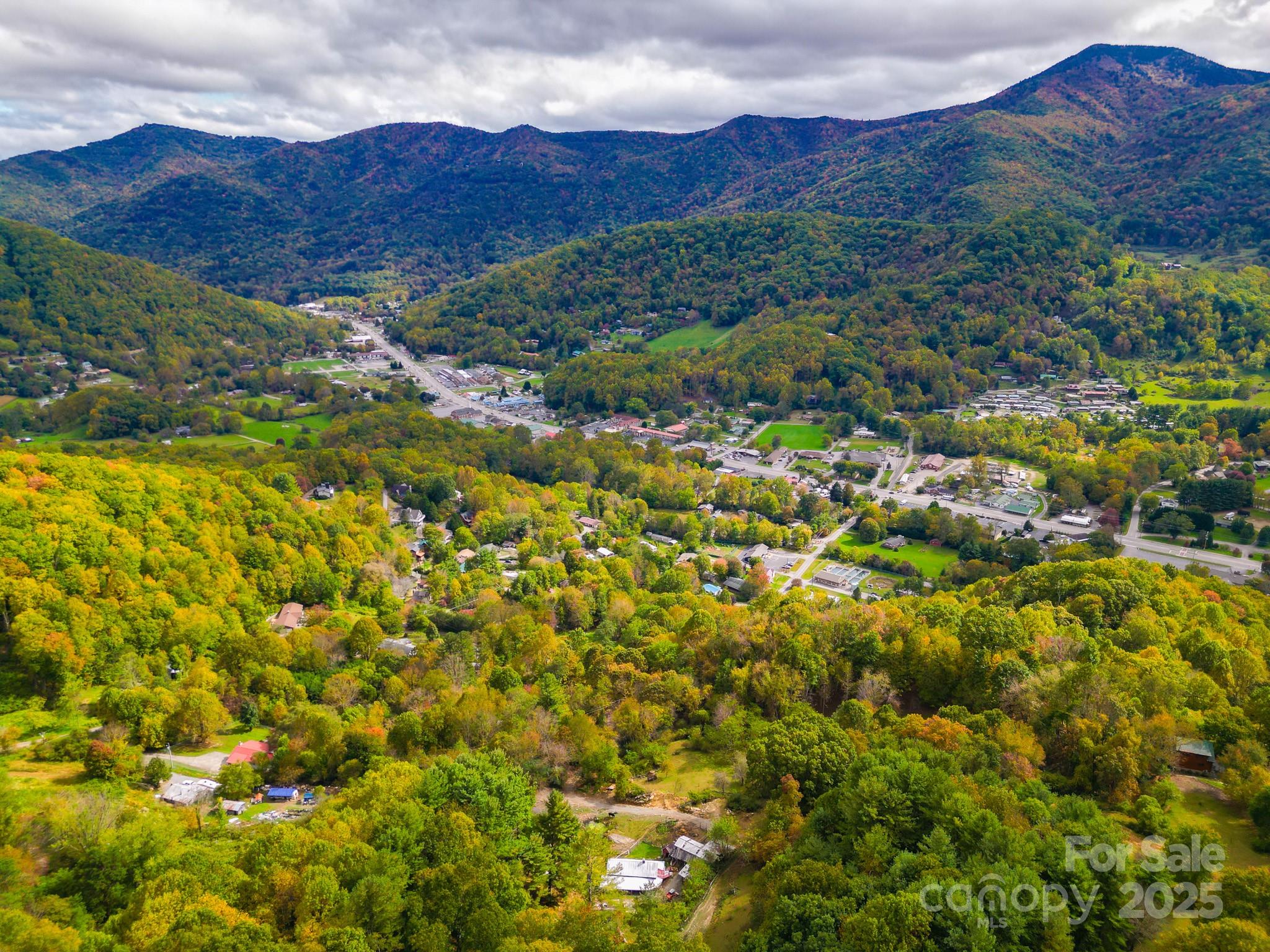 105 Home Place Road — Maggie Valley