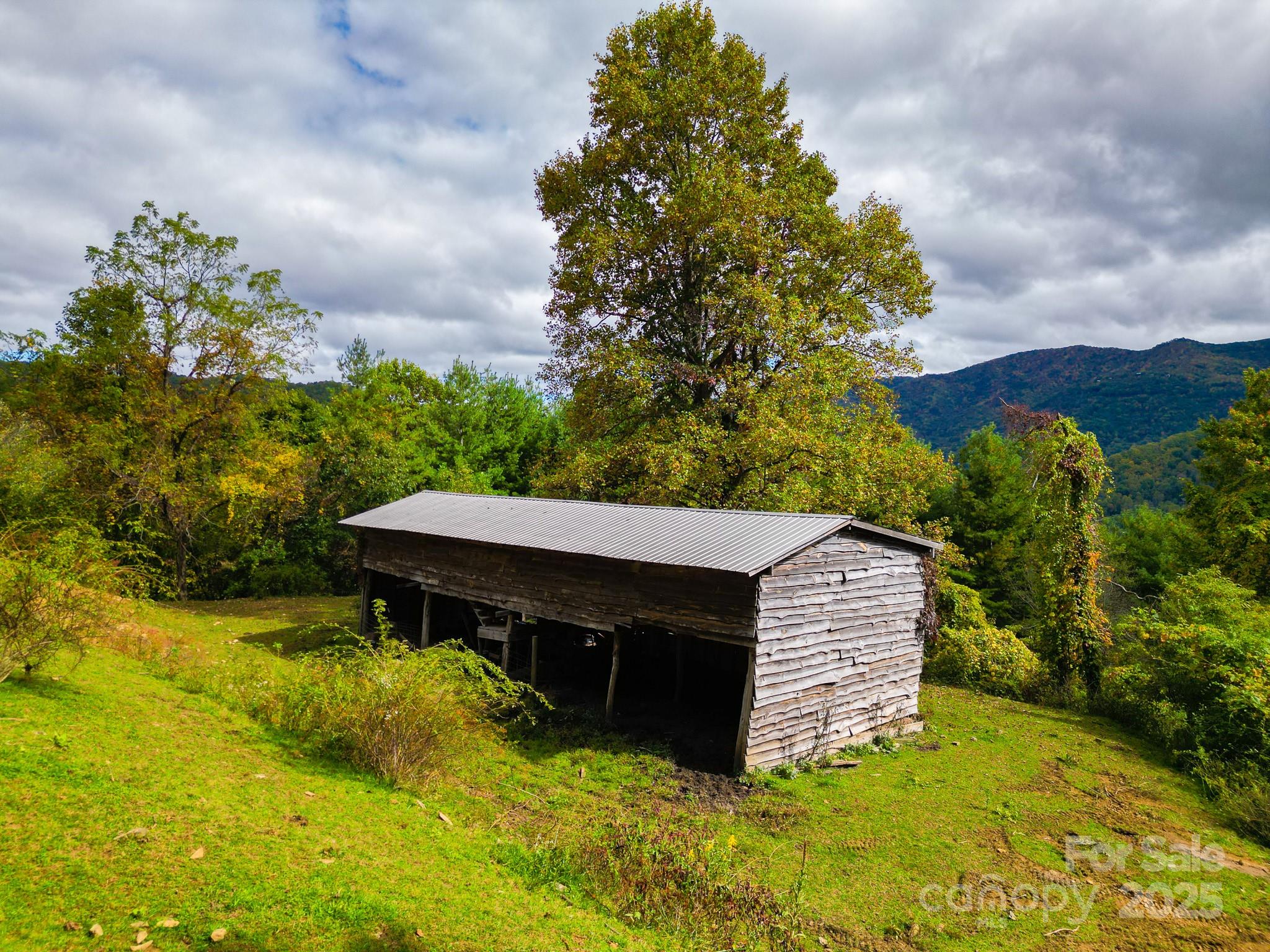 105 Home Place Road — Maggie Valley