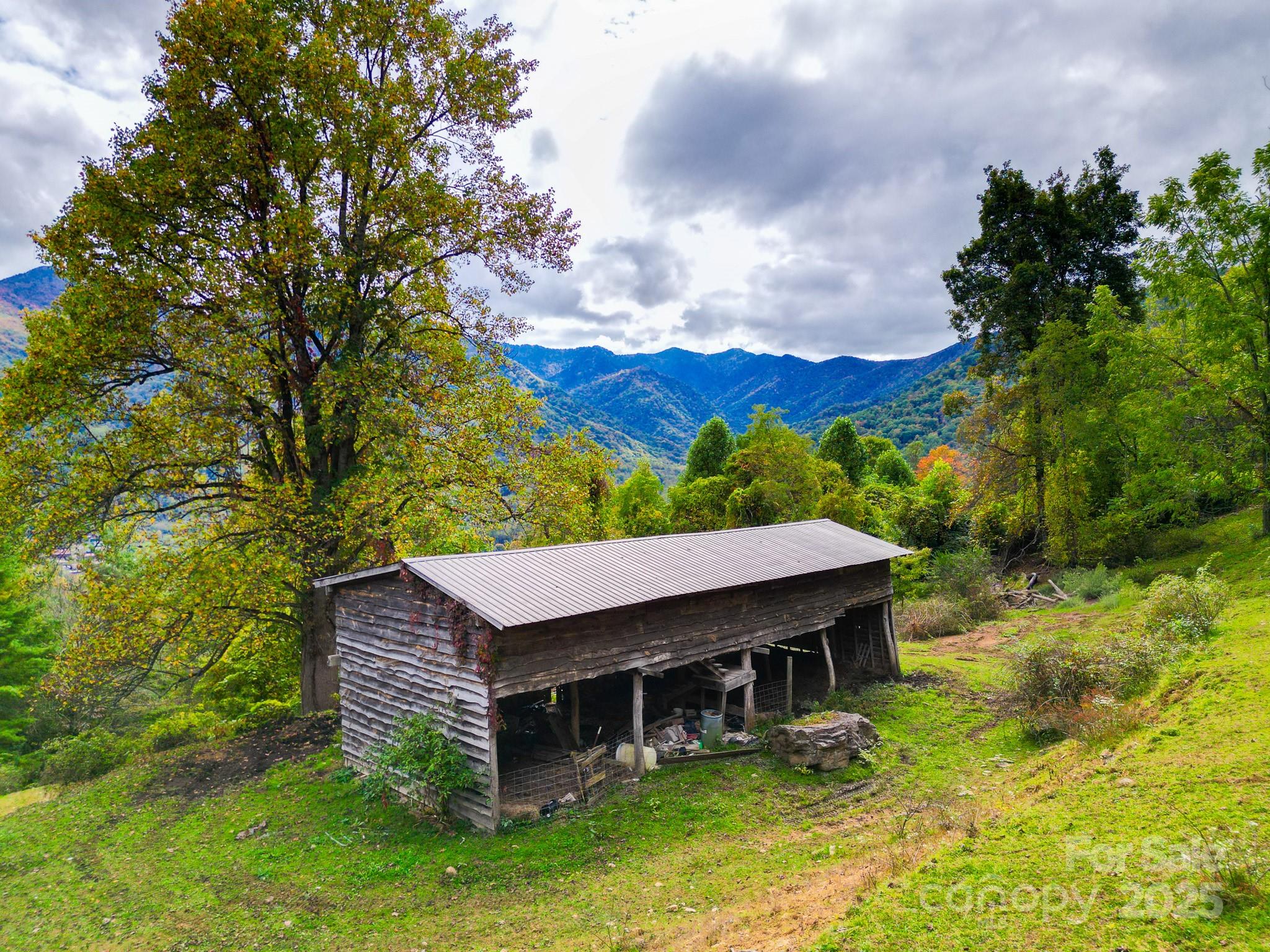 105 Home Place Road — Maggie Valley