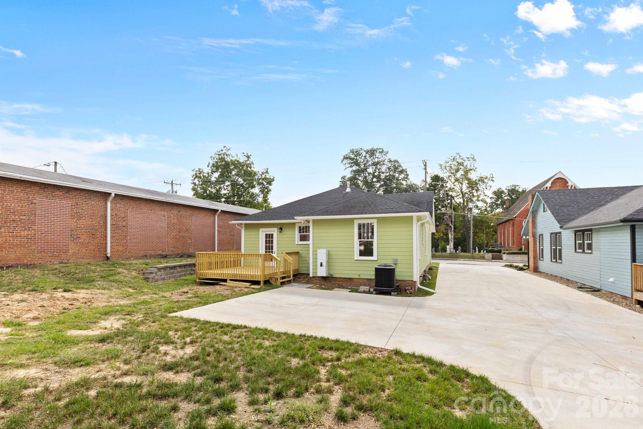 302 W Gay Street — Lancaster