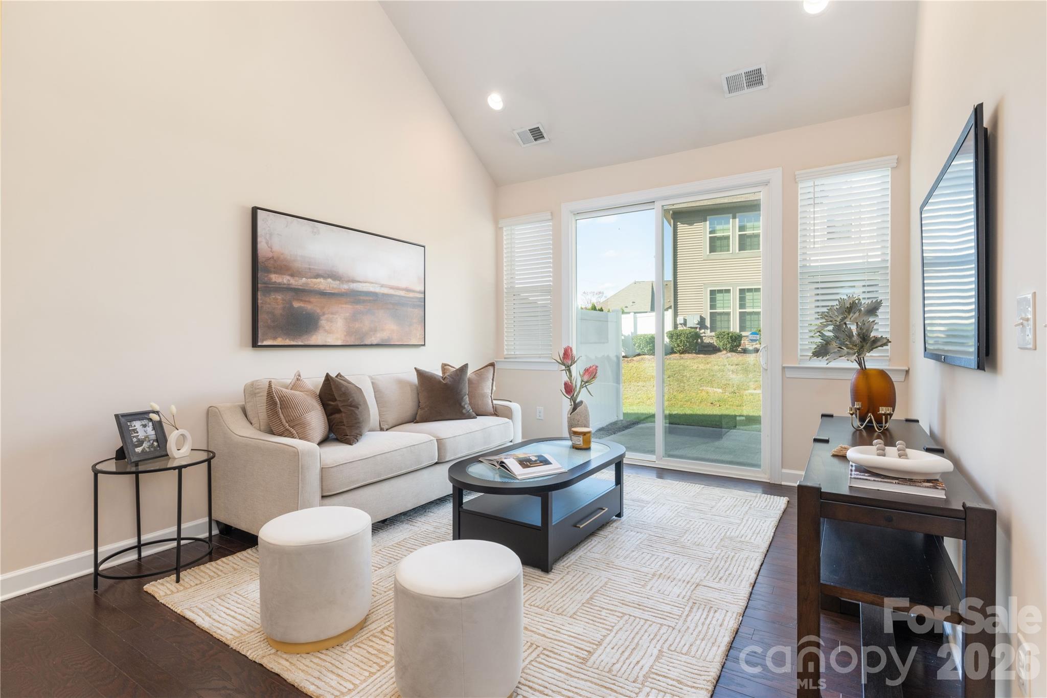 9320 Glenburn Lane — Charlotte