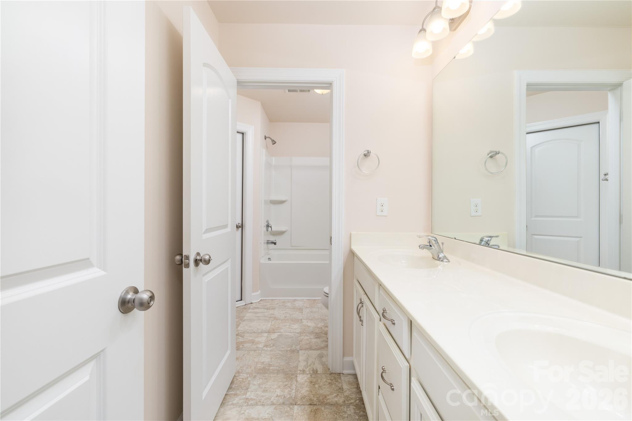 9320 Glenburn Lane — Charlotte