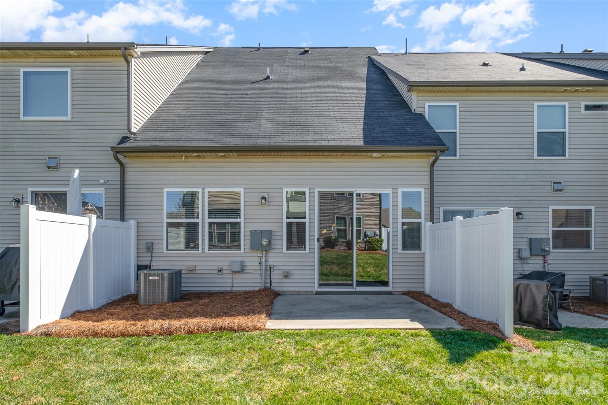 9320 Glenburn Lane — Charlotte