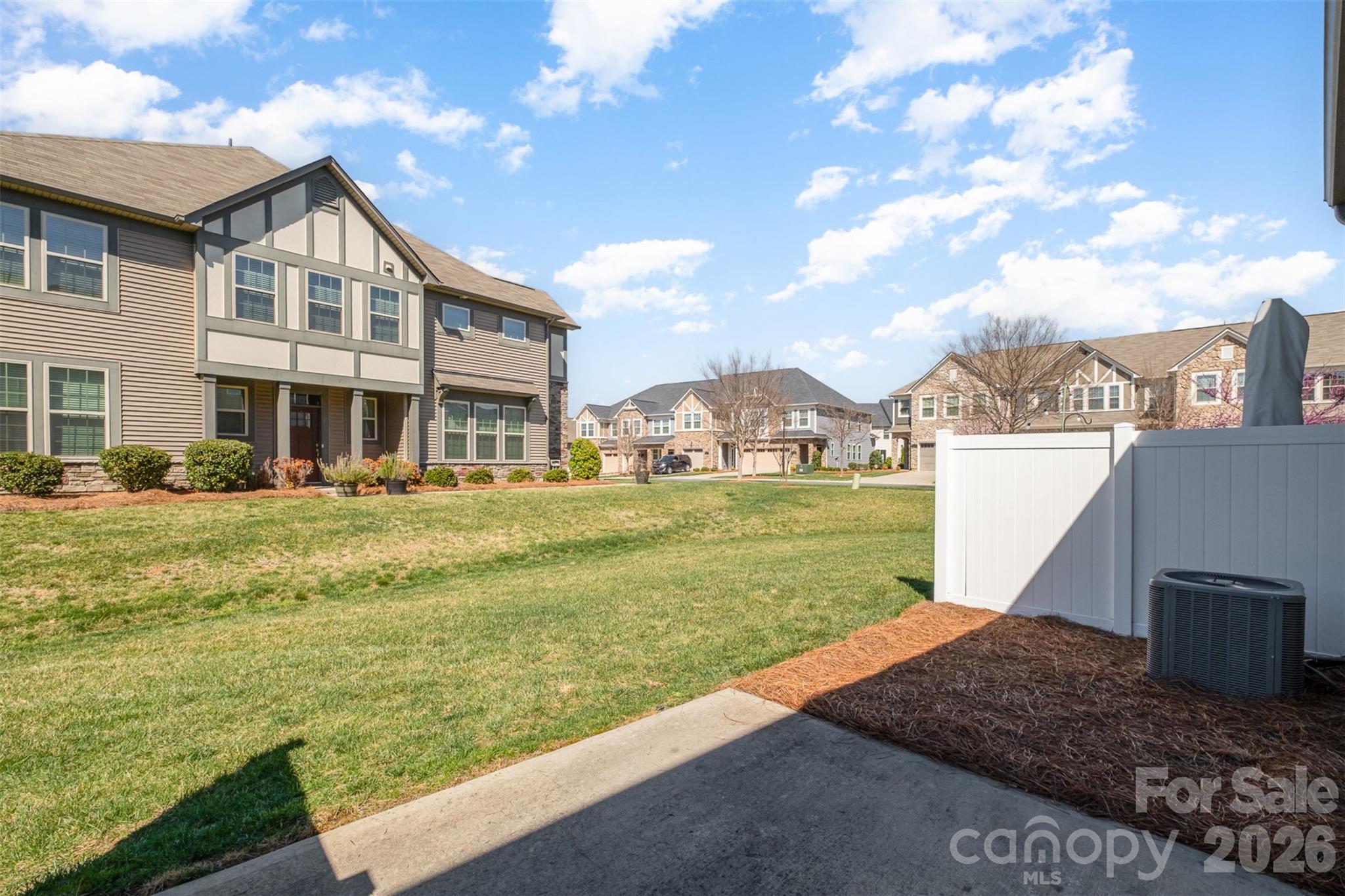 9320 Glenburn Lane — Charlotte