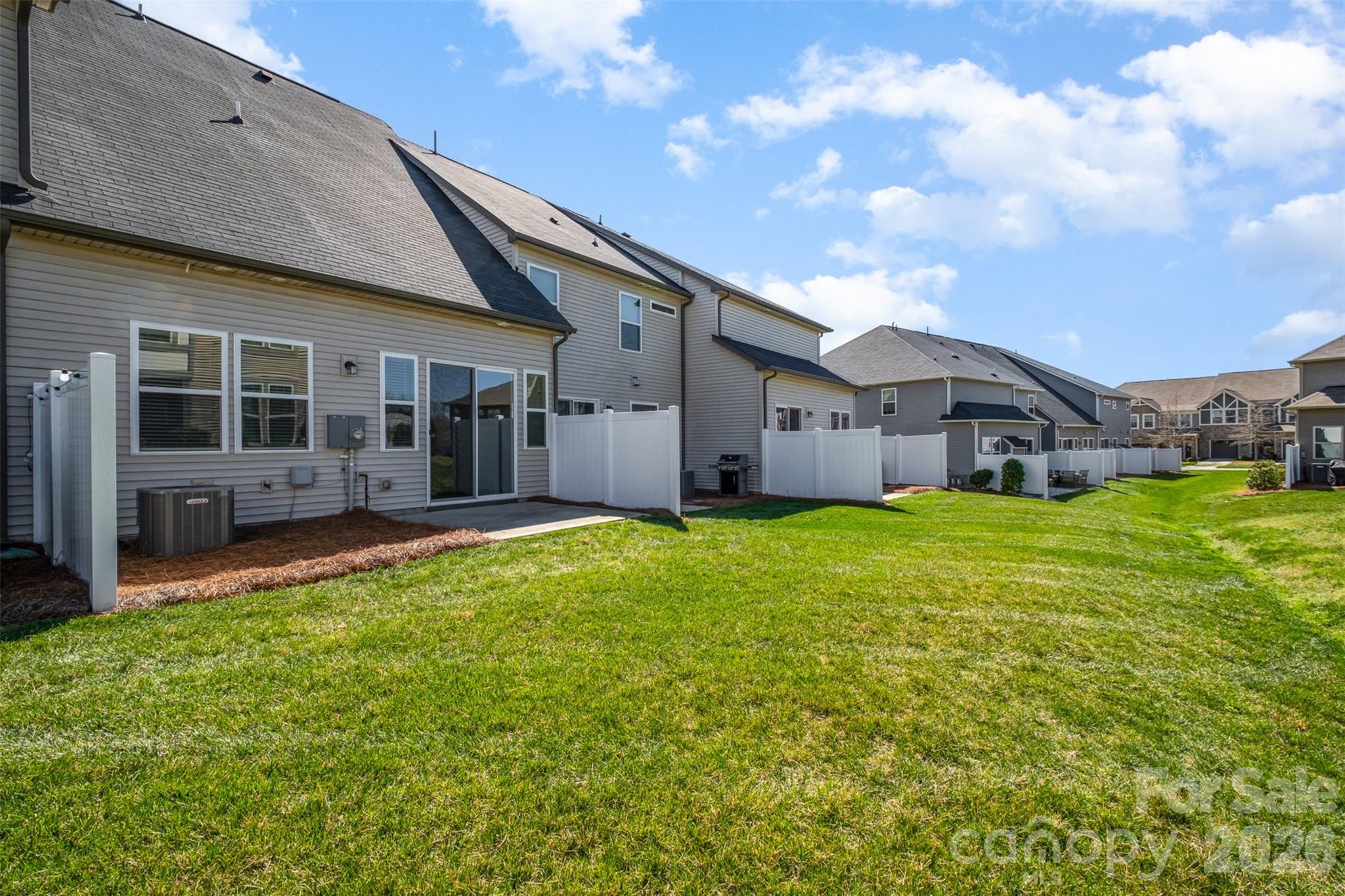 9320 Glenburn Lane — Charlotte