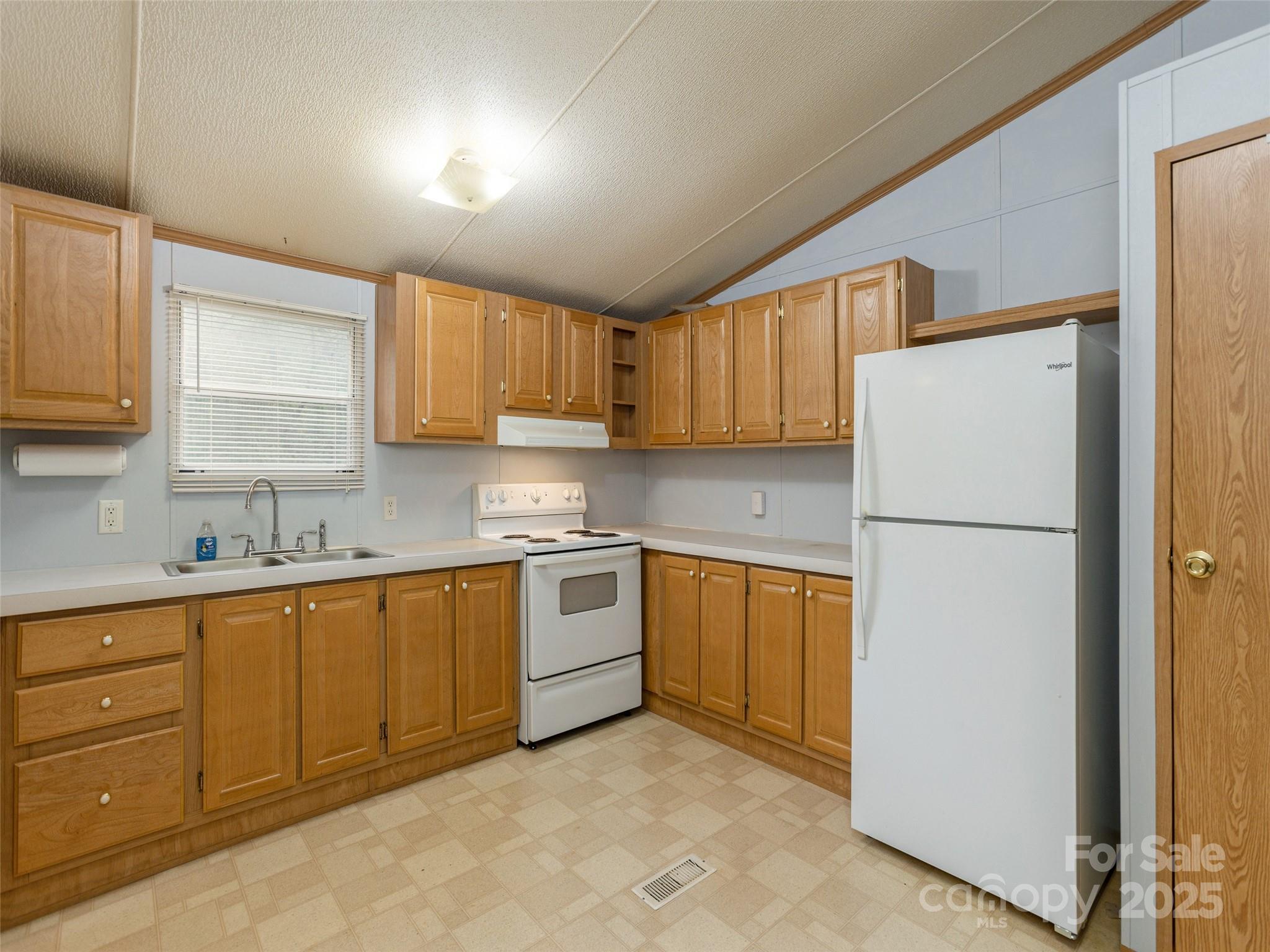 81 Mount Airy Road — Marshall
