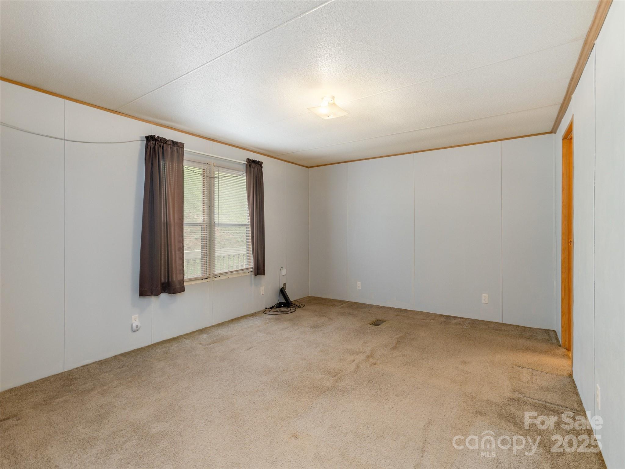 81 Mount Airy Road — Marshall