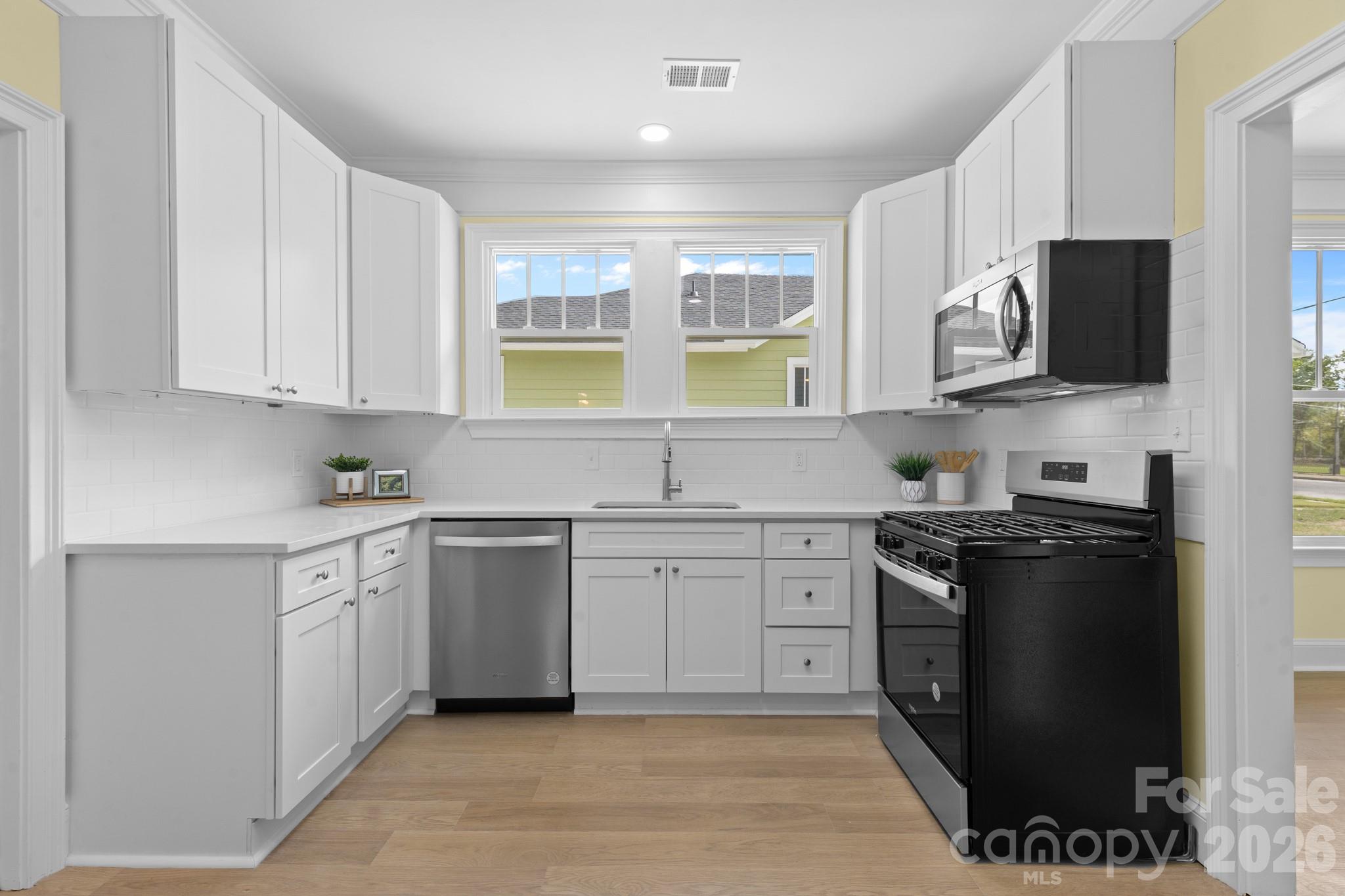 304 W Gay Street — Lancaster