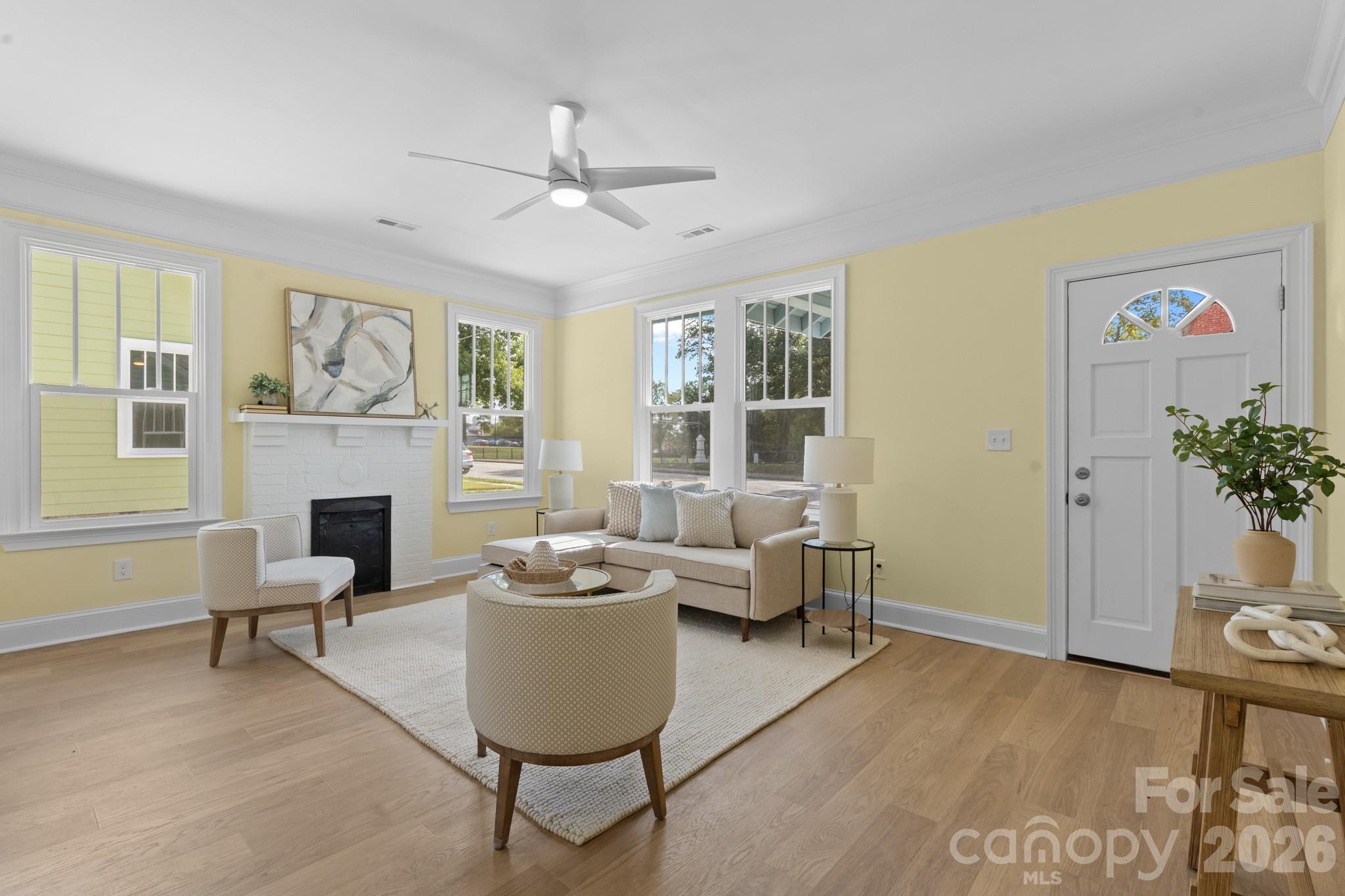 304 W Gay Street — Lancaster