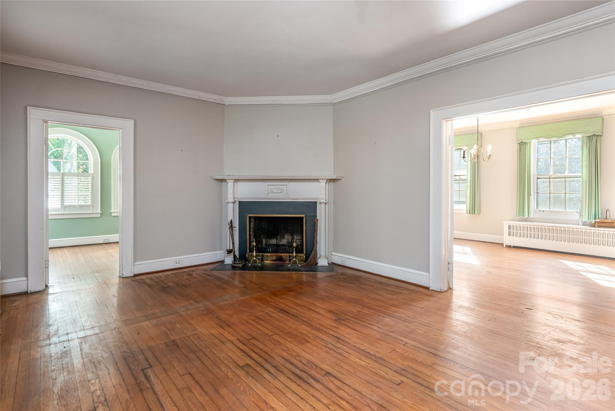 325 Vanderbilt Road — Asheville