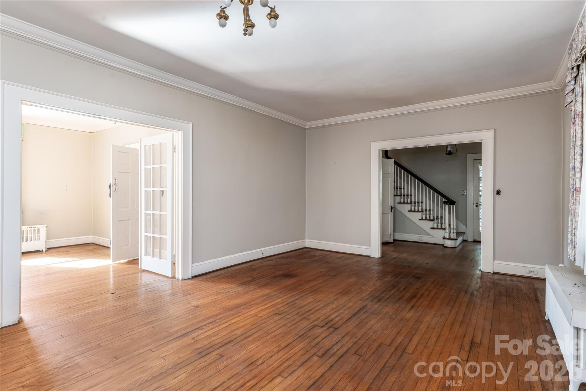 325 Vanderbilt Road — Asheville