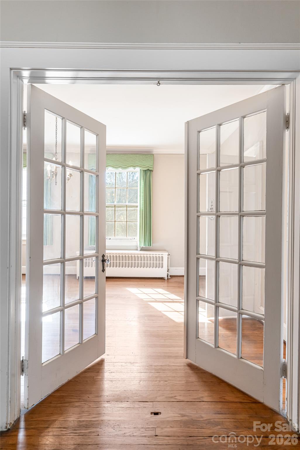 325 Vanderbilt Road — Asheville