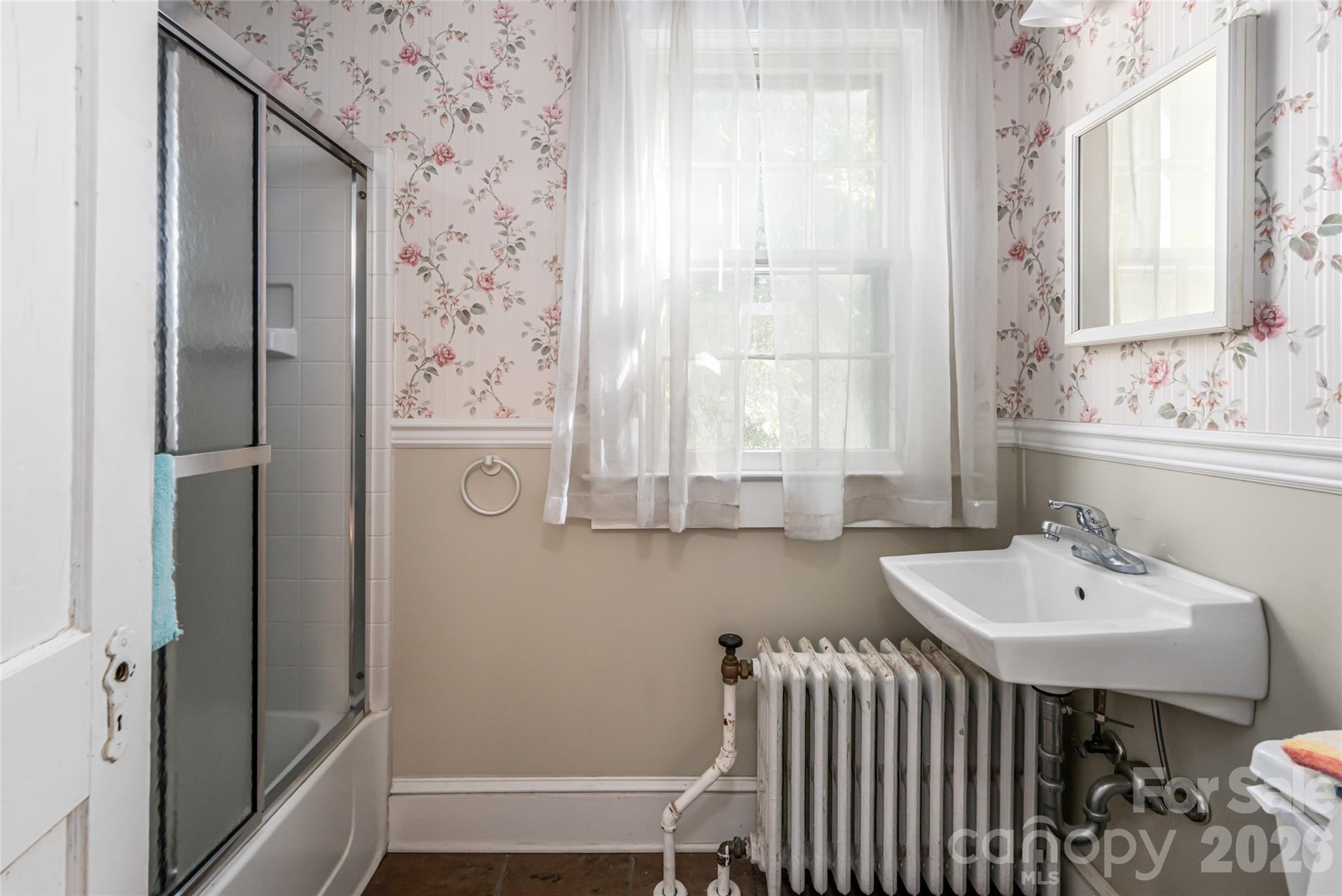 325 Vanderbilt Road — Asheville
