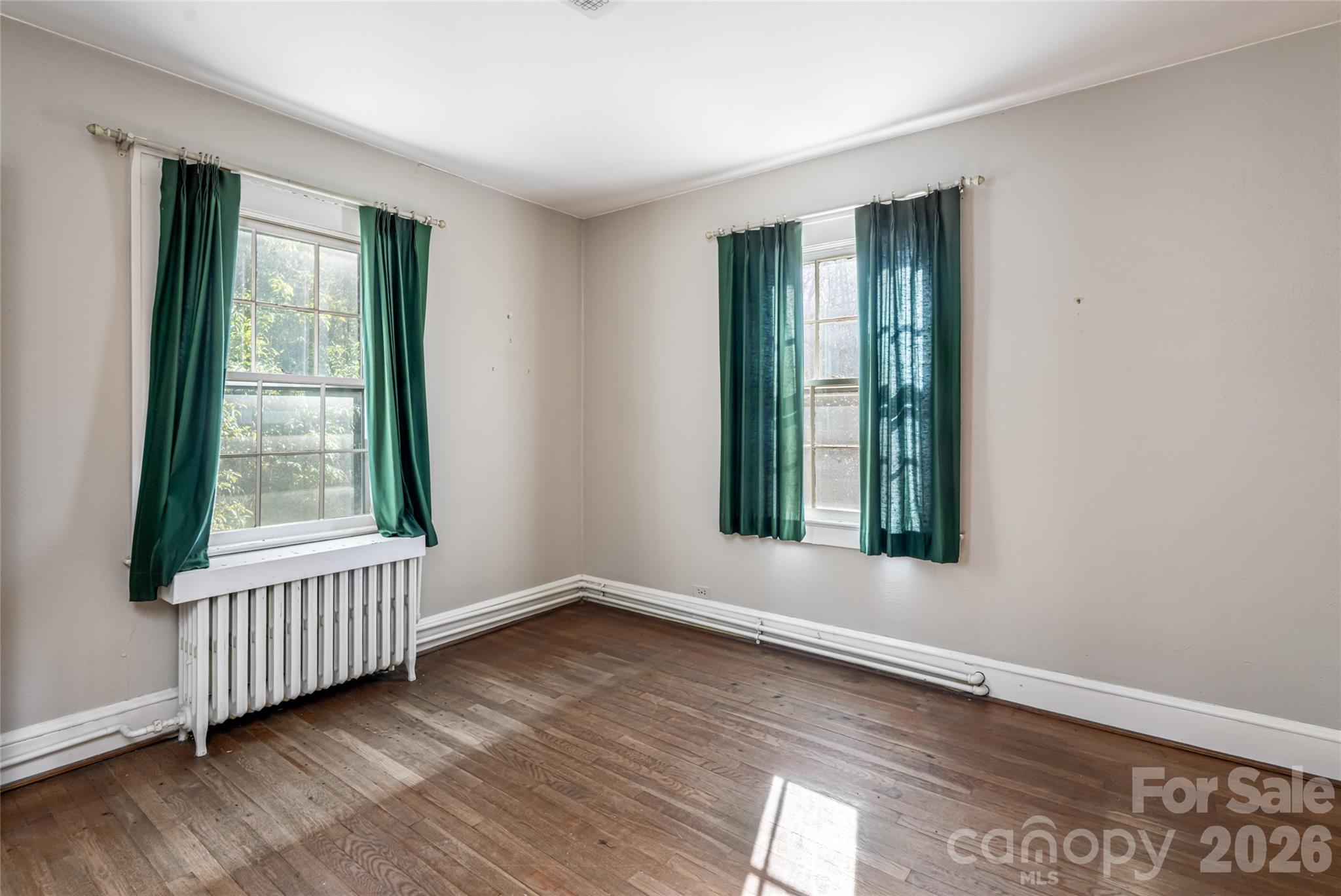 325 Vanderbilt Road — Asheville