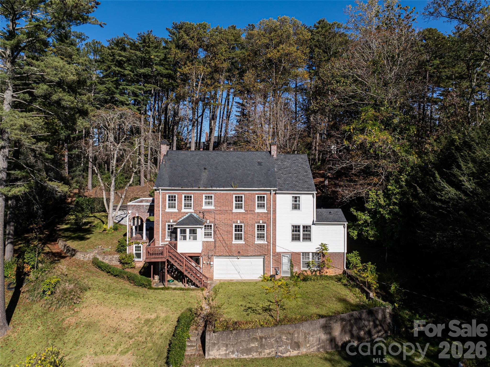 325 Vanderbilt Road — Asheville
